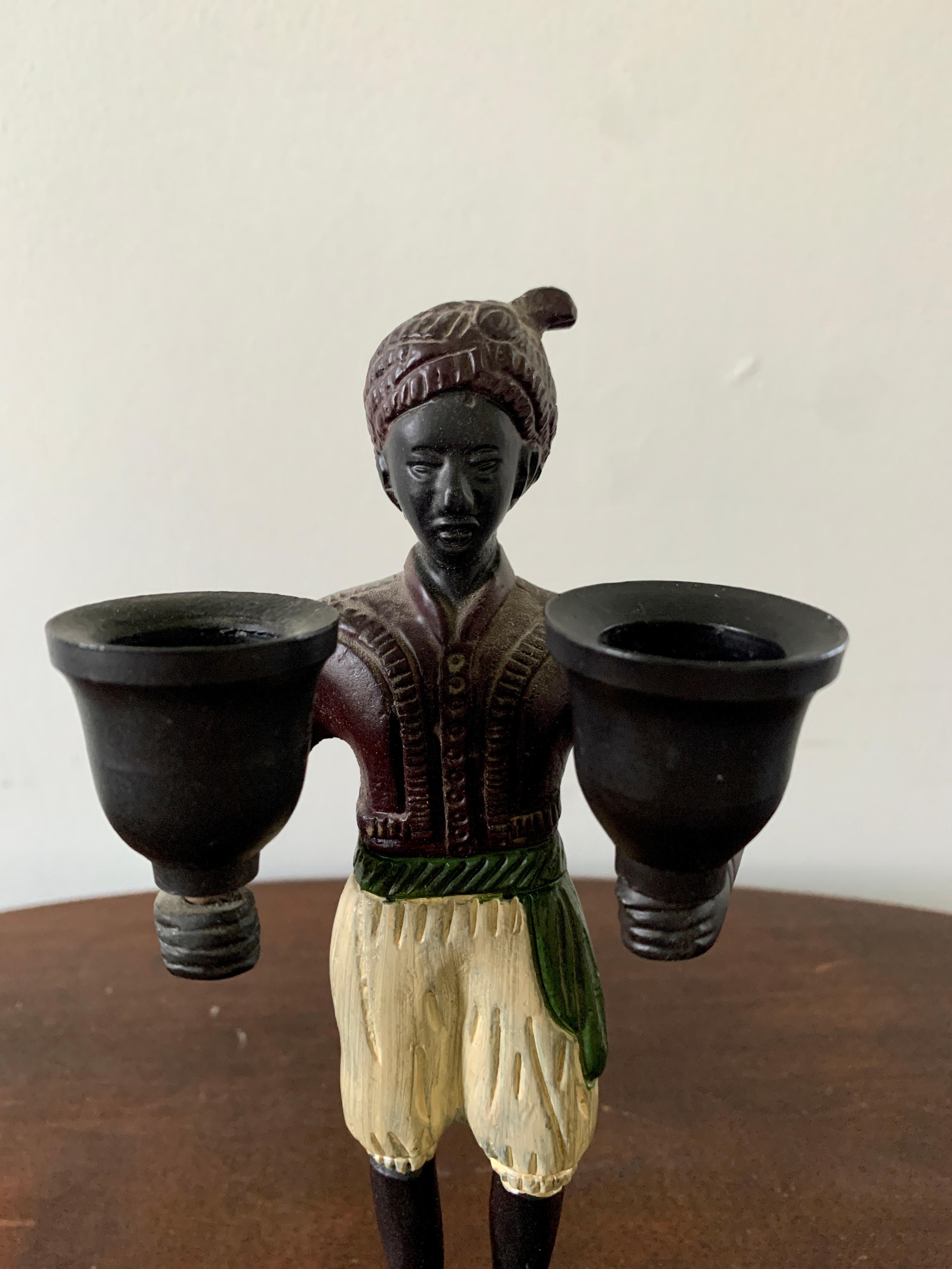 Paar figurative Vintage-Kerzenhalter aus Bronzeguss, Paar im Angebot 3