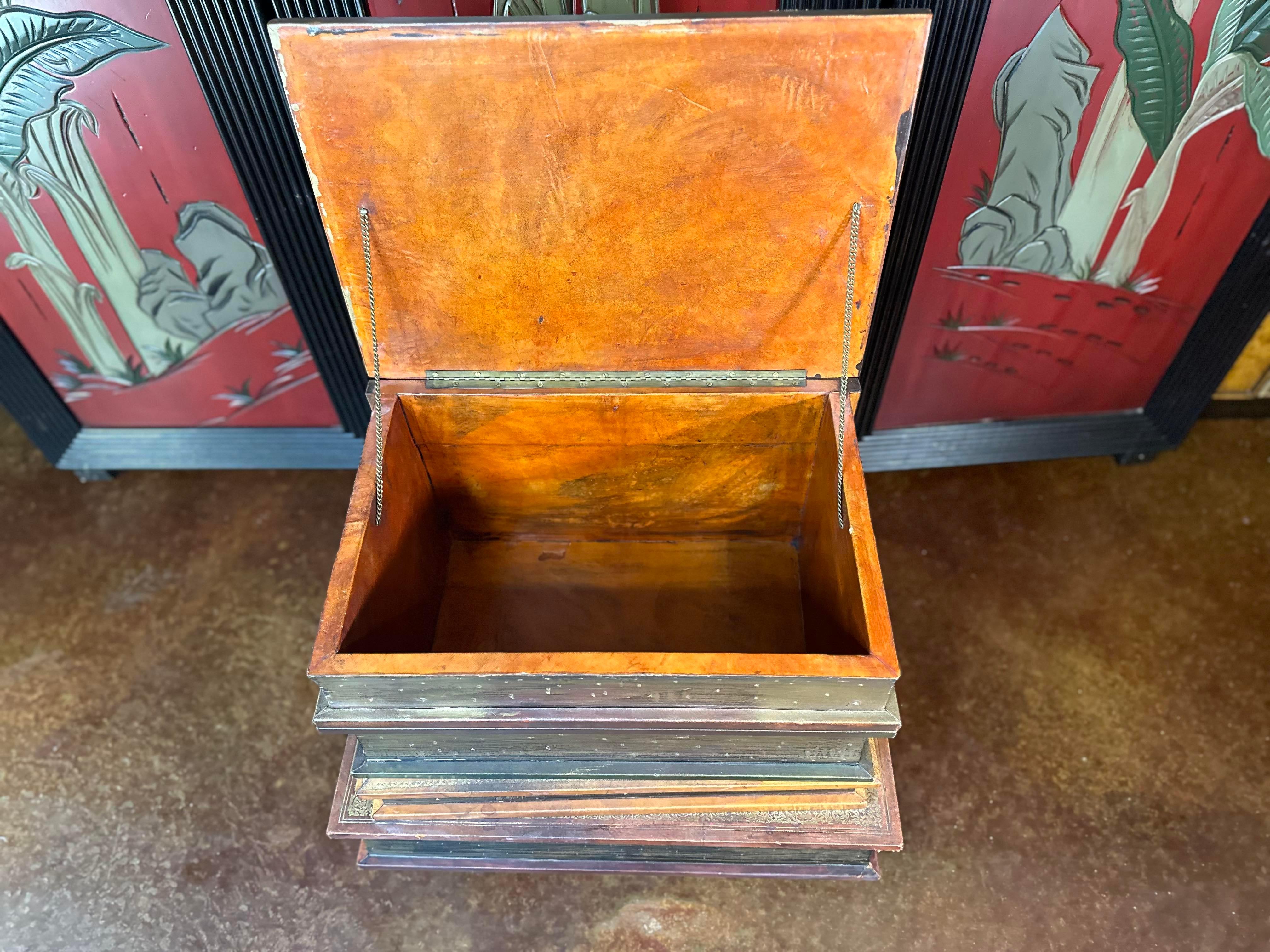 Vintage Figurative Italian Leather Stacked Books Storage Table  For Sale 7