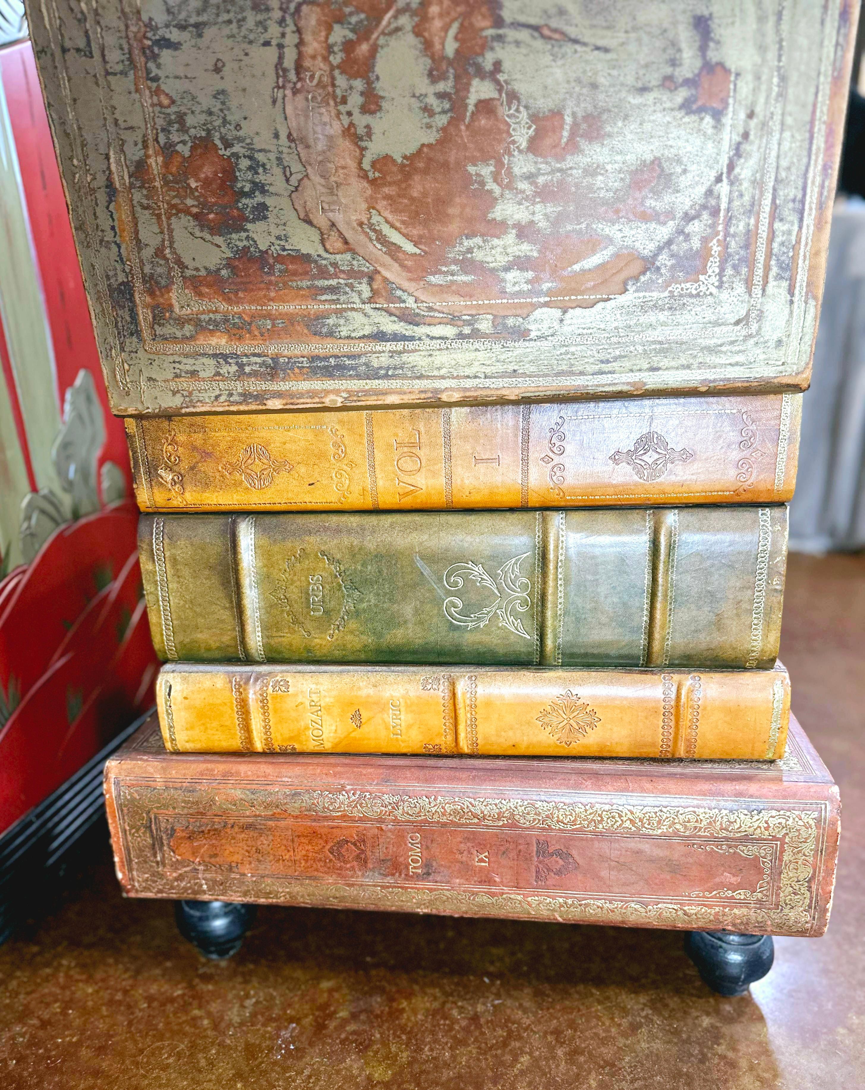 Vintage Figurative Italian Leather Stacked Books Storage Table  For Sale 13