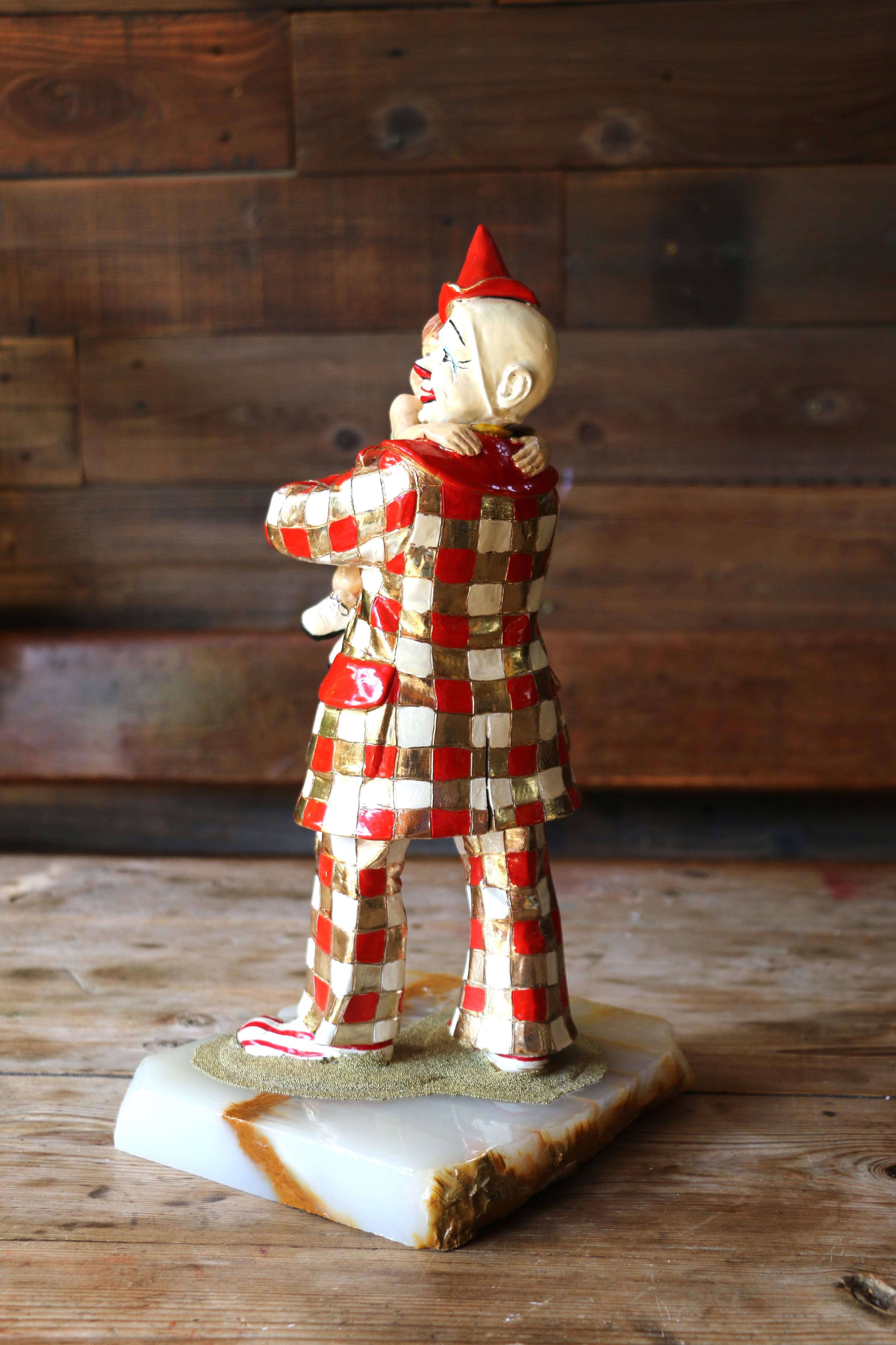 Mid-Century moderno Vintage Figurine a Child Embracing a Clown by Ron Lee, 1985 in vendita