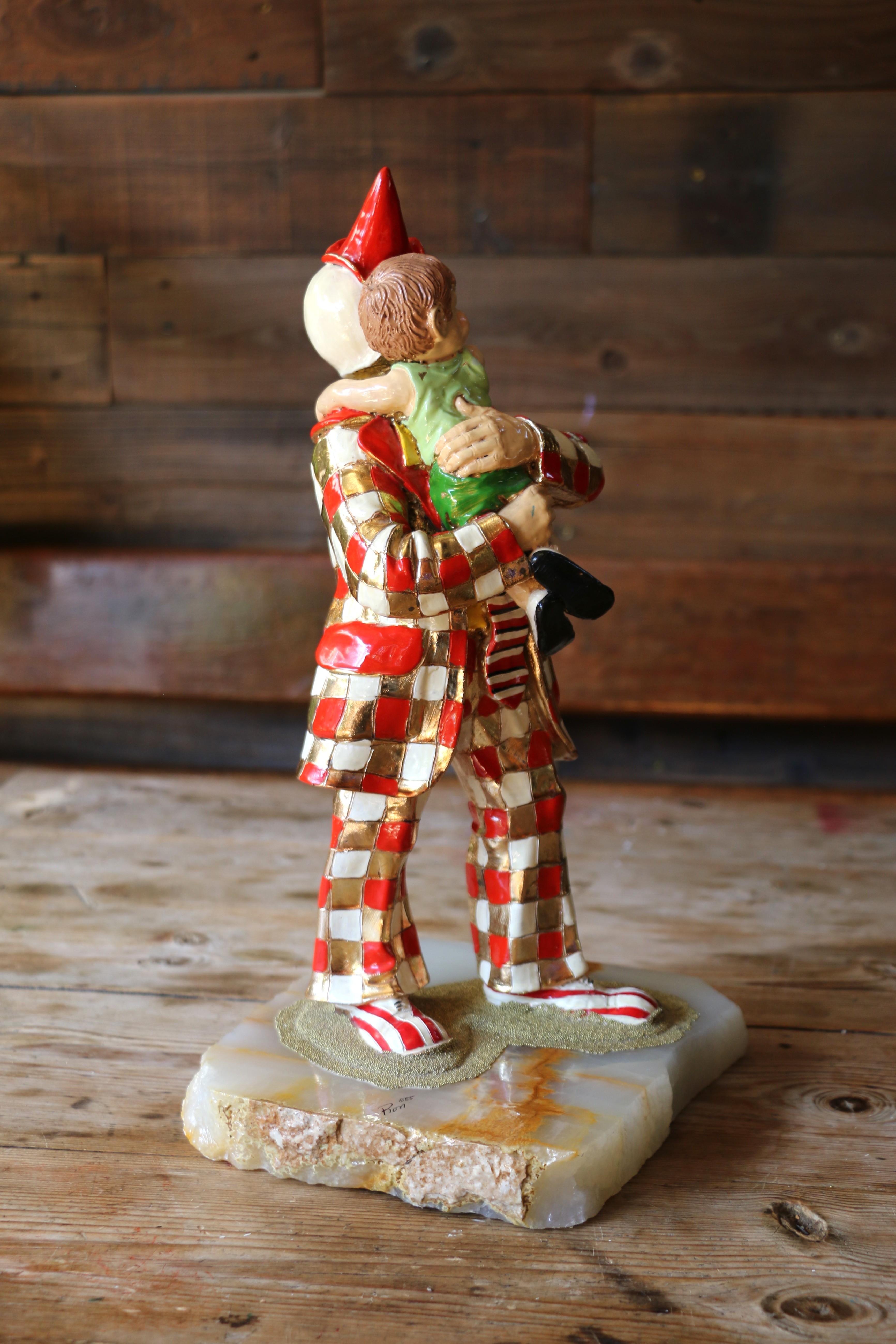 Metallo Vintage Figurine a Child Embracing a Clown by Ron Lee, 1985 in vendita