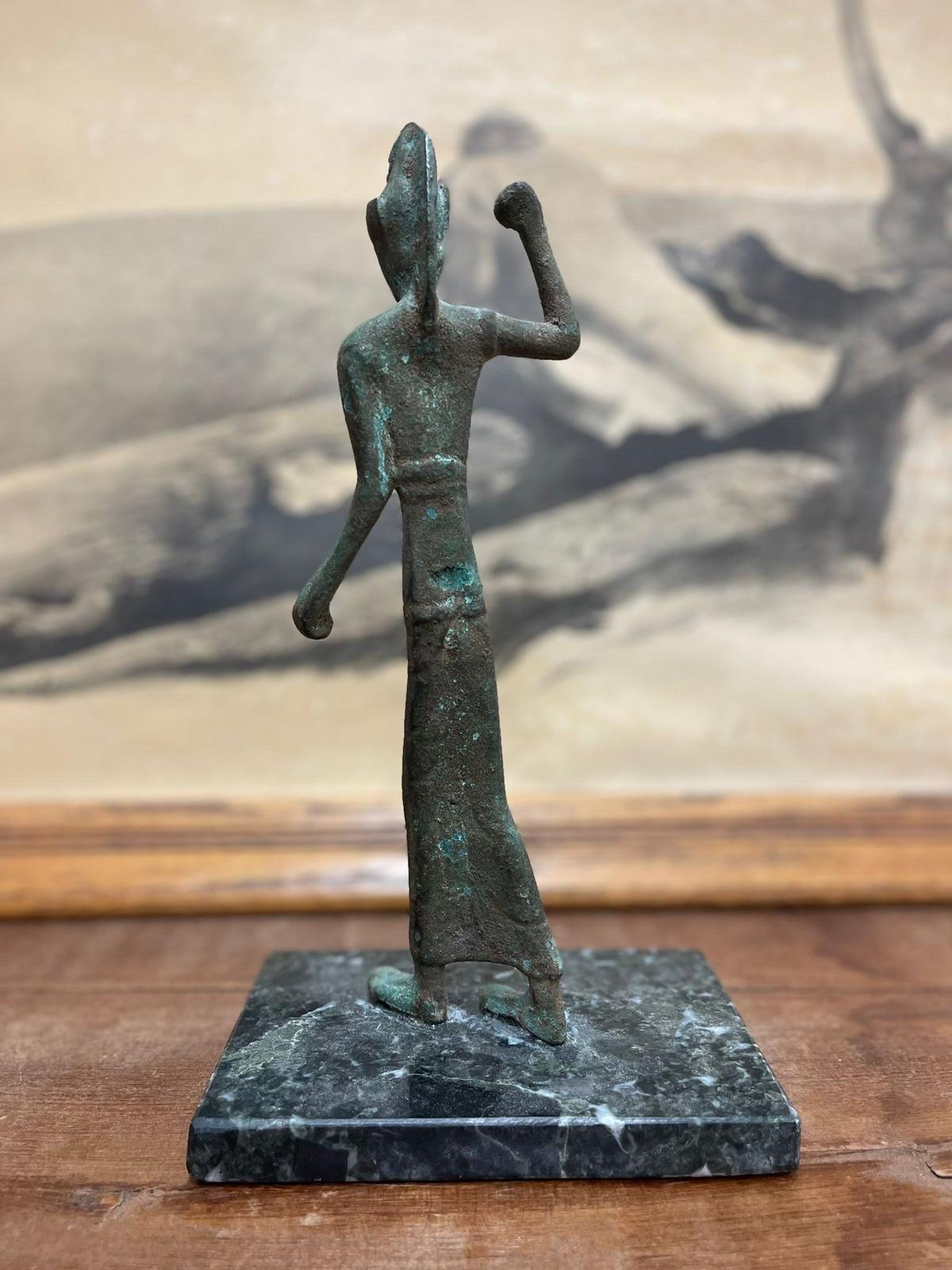 Mid-Century Modern Vintage Figurine Sculpture of Warrior With Base. For Sale