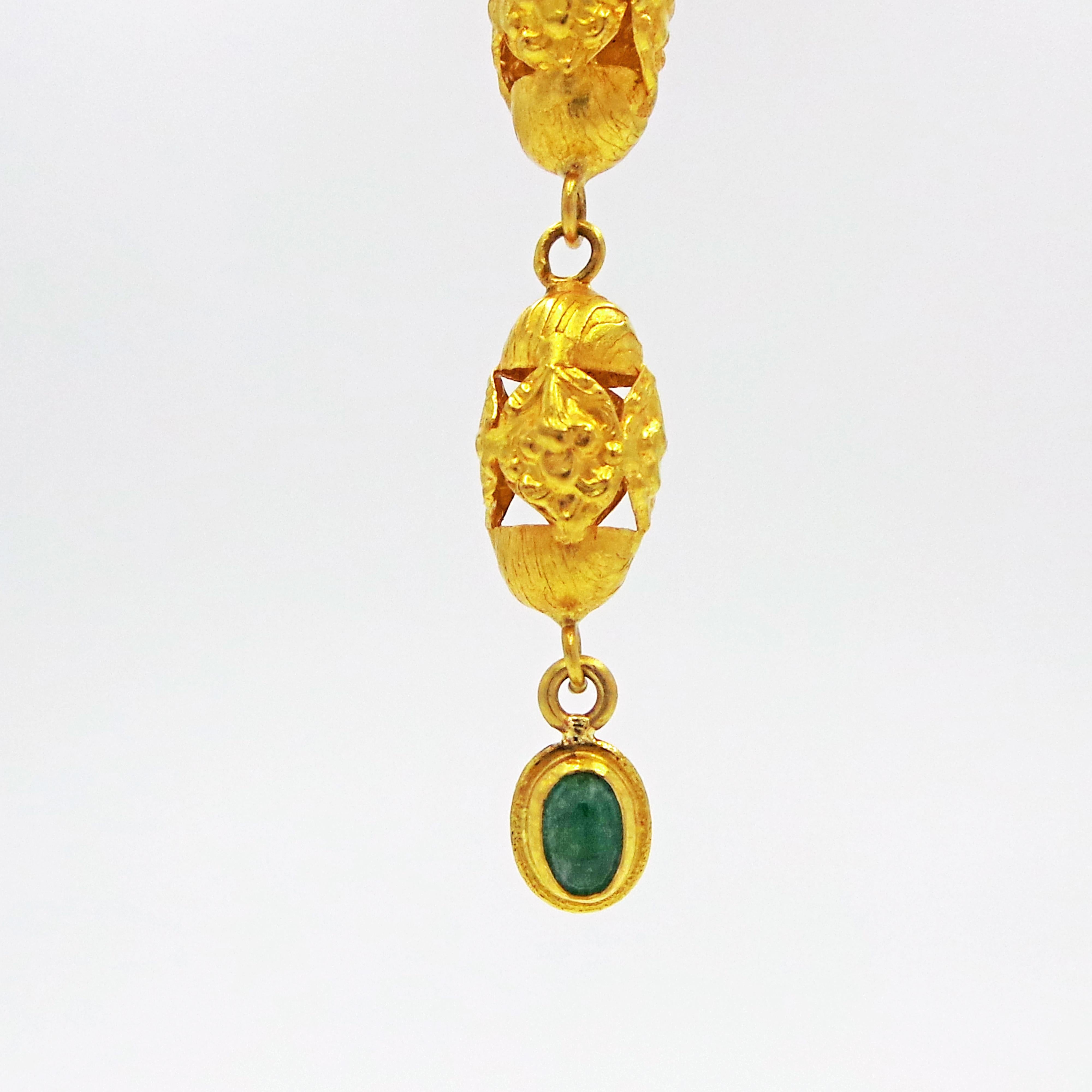 Smaragd und 22 Karat Gold Vintage Filigranes Set aus Ohrringen und Ringen (Rosenschliff) im Angebot