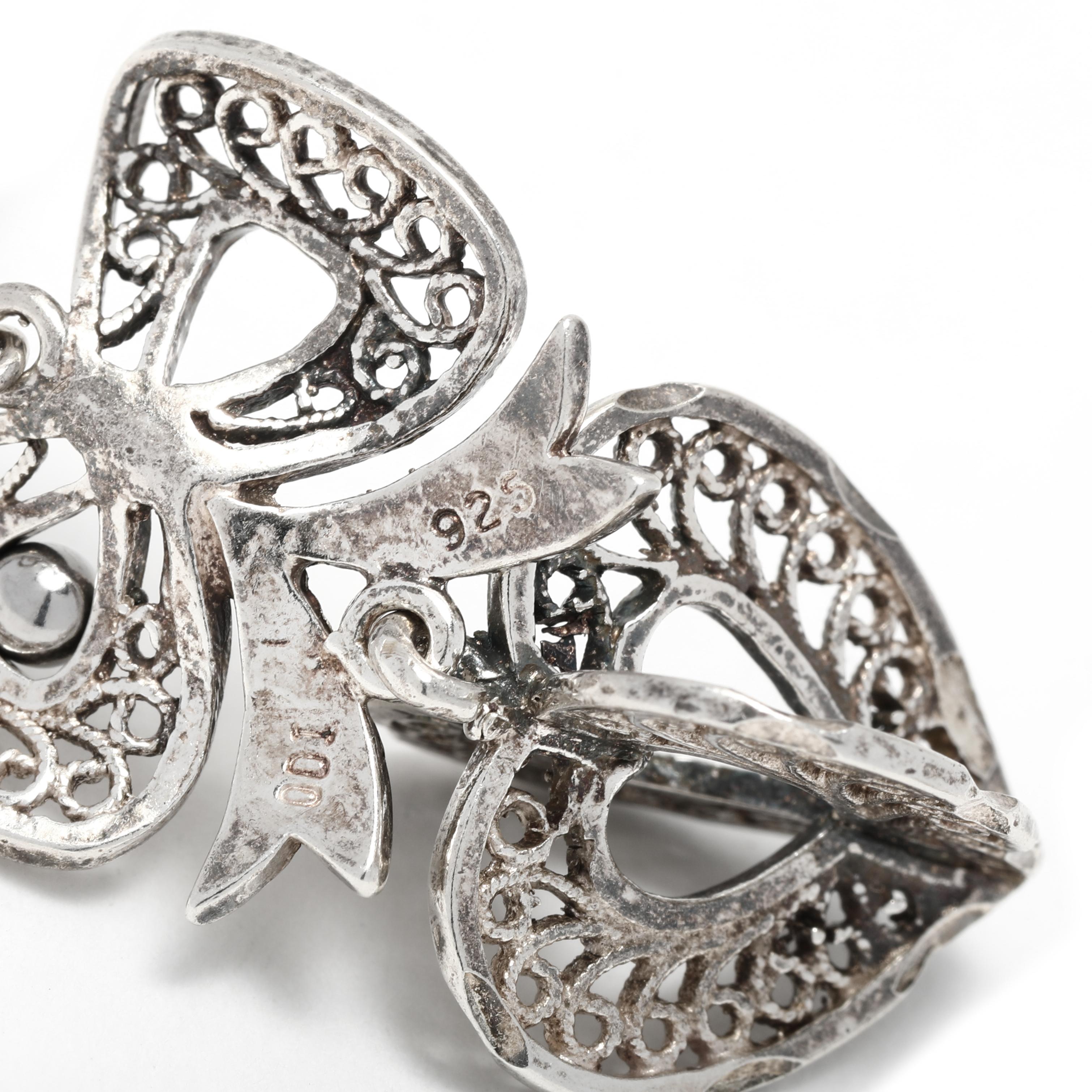 Filigrane Vintage-Bogen-Herz-Ohrringe, Sterling Silber im Zustand „Gut“ in McLeansville, NC