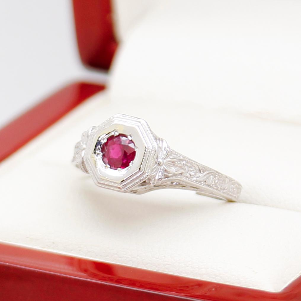 Vintage Filigree Ruby Ring For Sale 4