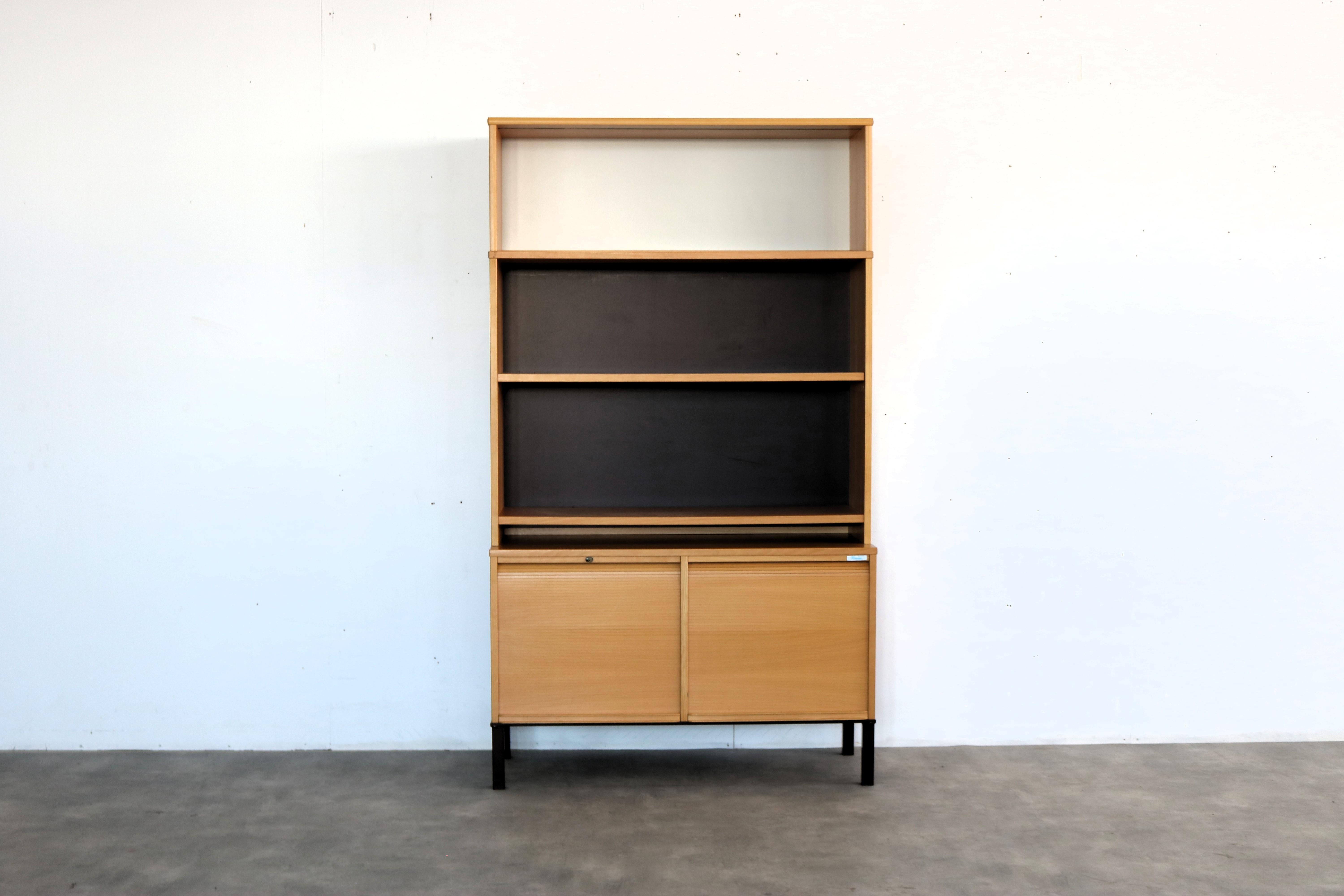 vintage filing cabinet  bookcase  Kinnarps  Swedish

period  70s
design  Kinnarps  Sweden
condition  good  minor signs of use
size  181 x 104 x 41 (hxbxd)

details  oak; metal; 

item number  2831