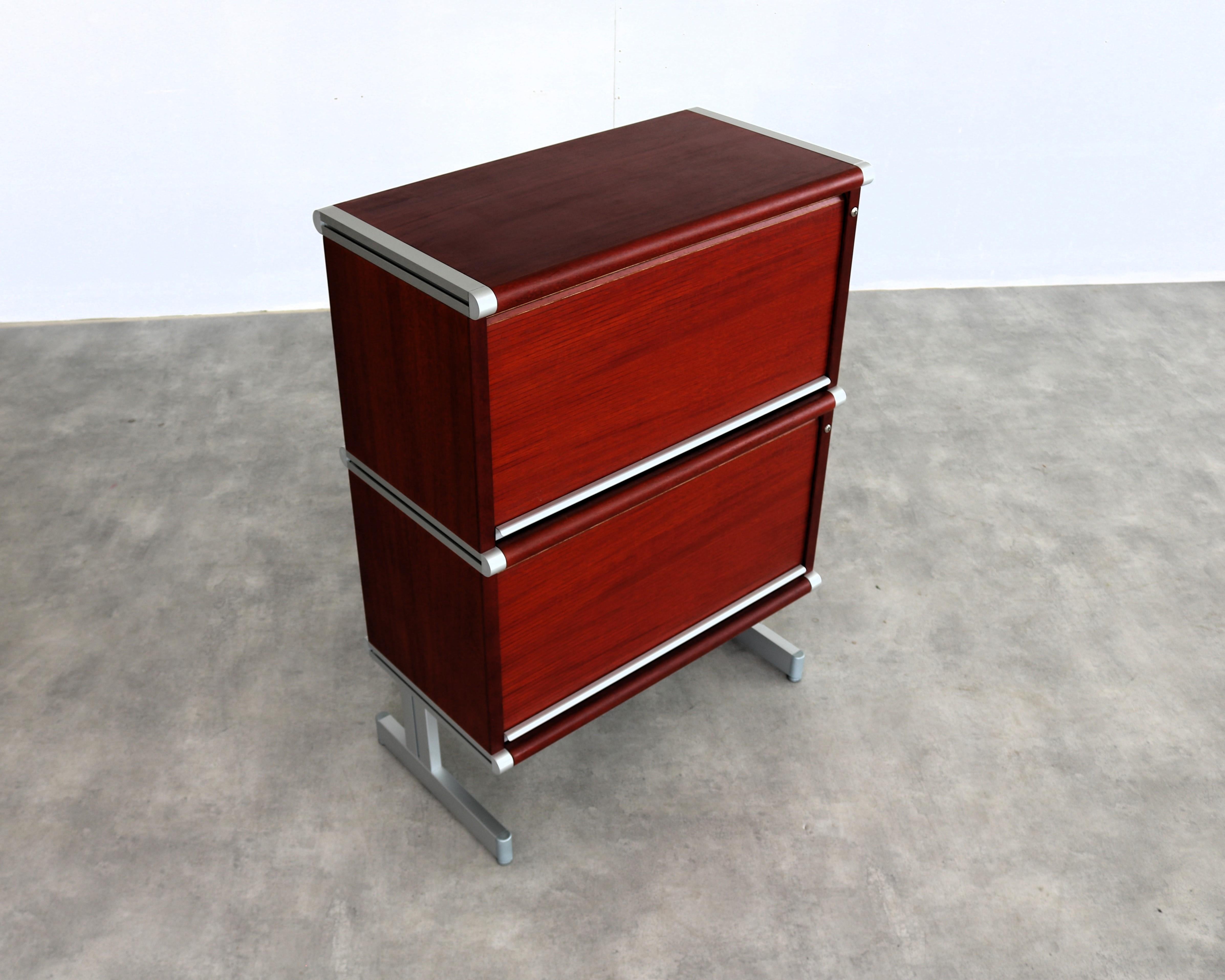 Métal Classeur vintage  cabinet  mobilier de bureau  1970s en vente