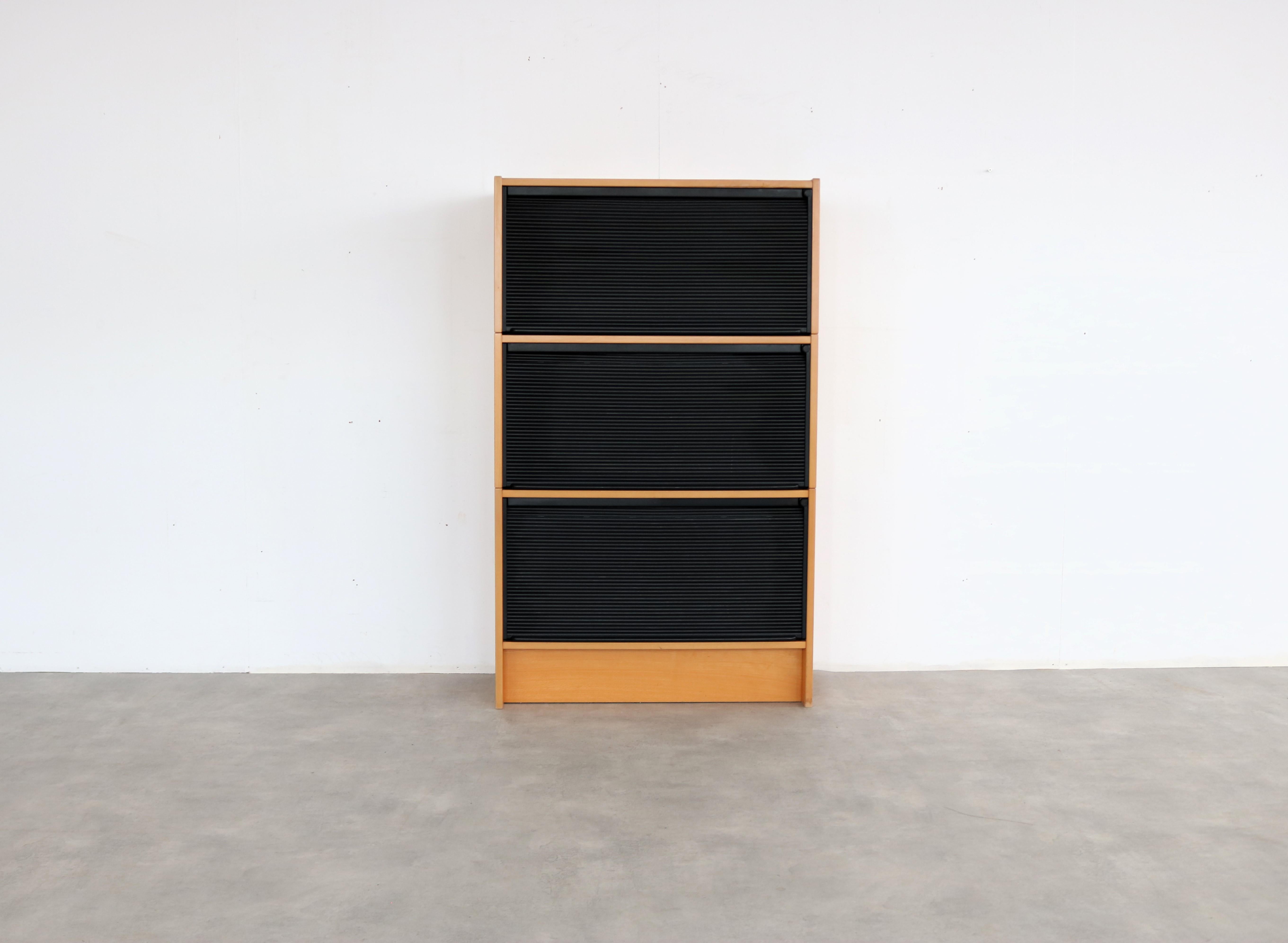 
vintage filing cabinet  effective  ikea  90s

period  90s
design  model 