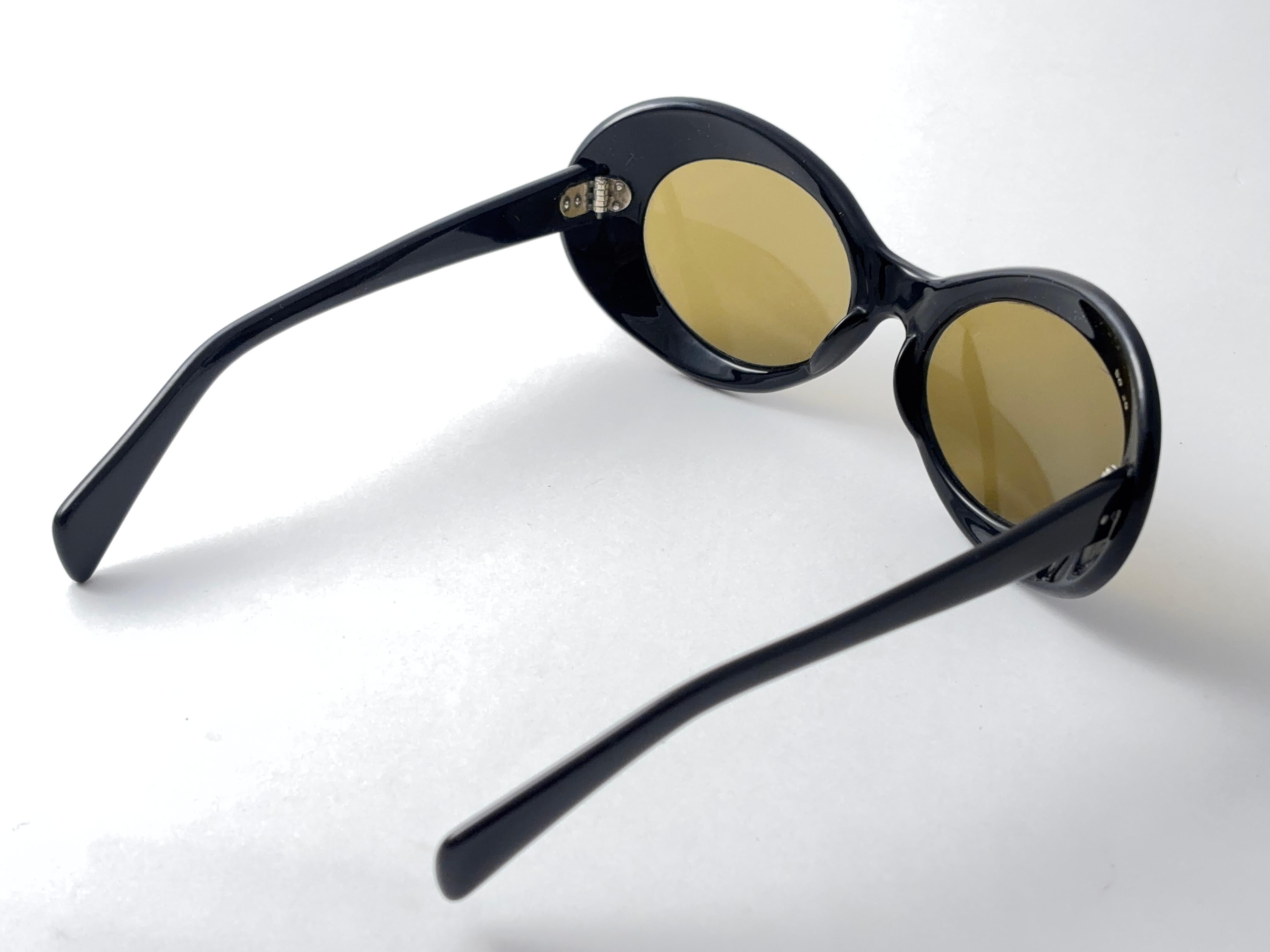 Vintage Filos Oval Black Frame 1960's Midcentury Sunglasses Made In Italy Excellent état - En vente à Baleares, Baleares