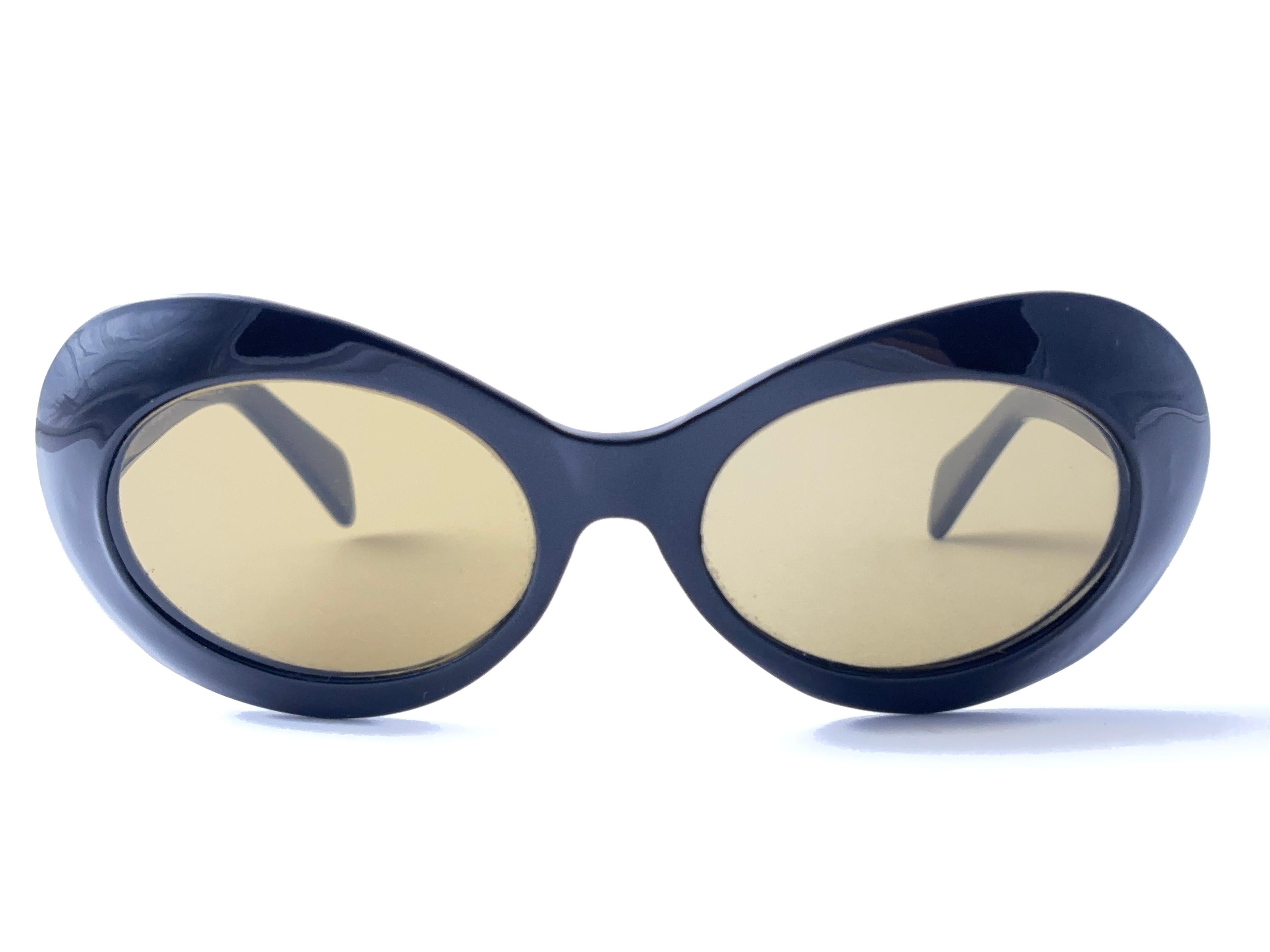 Vintage Filos Oval Black Frame 1960's Midcentury Sunglasses Made In Italy en vente 3