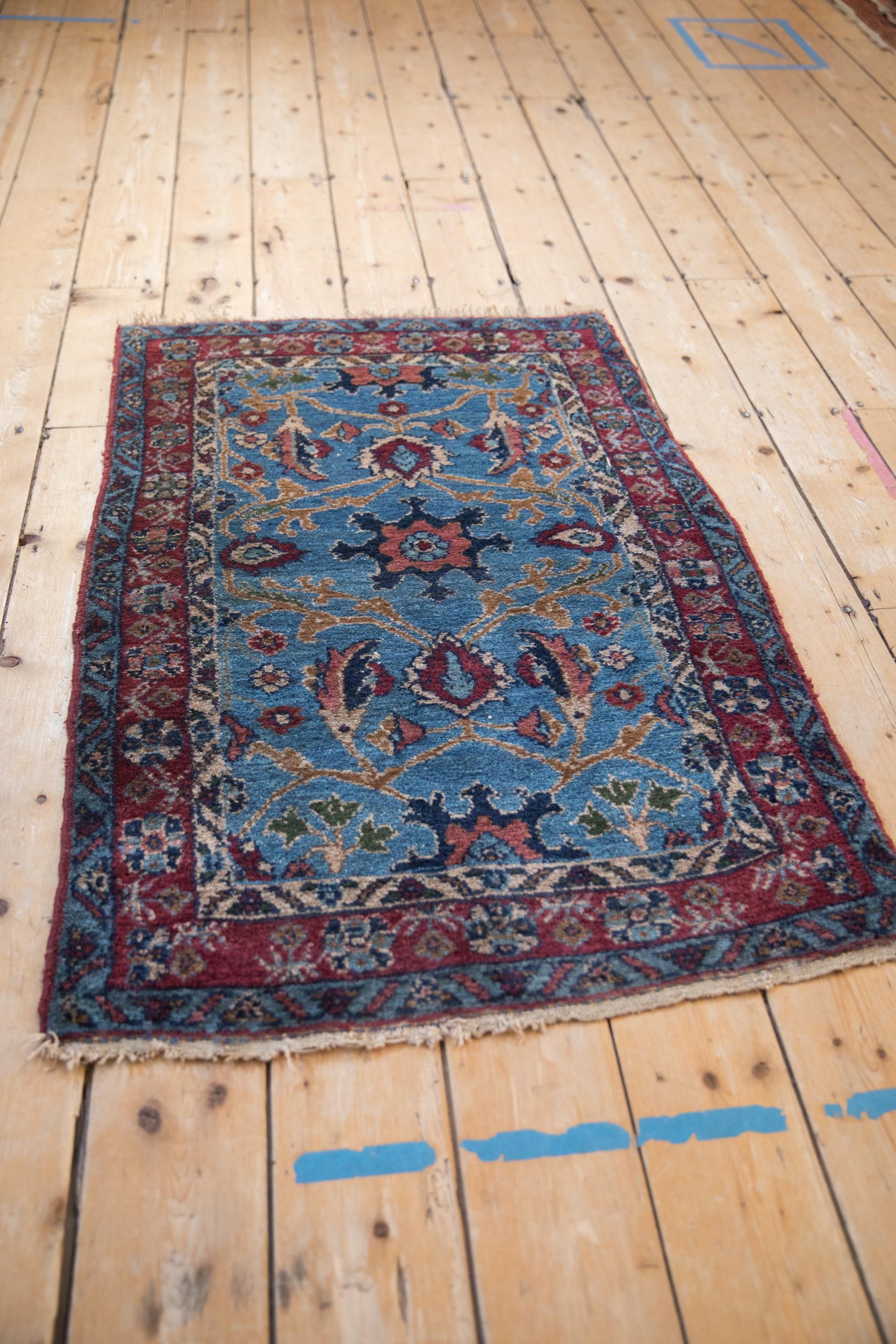 Vintage Fine Bibikabad Rug In Good Condition For Sale In Katonah, NY