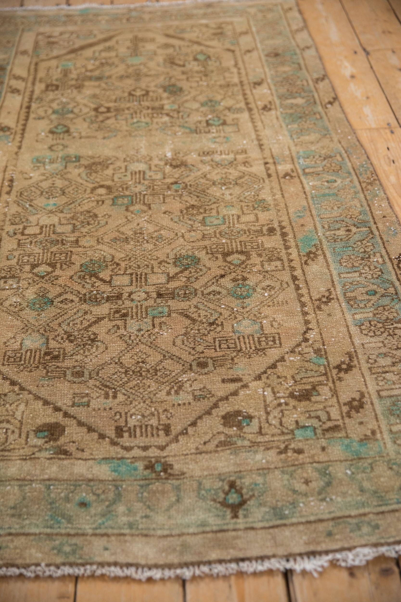 Feiner Distressed-Hamadan-Teppich im Vintage-Stil (Wolle) im Angebot