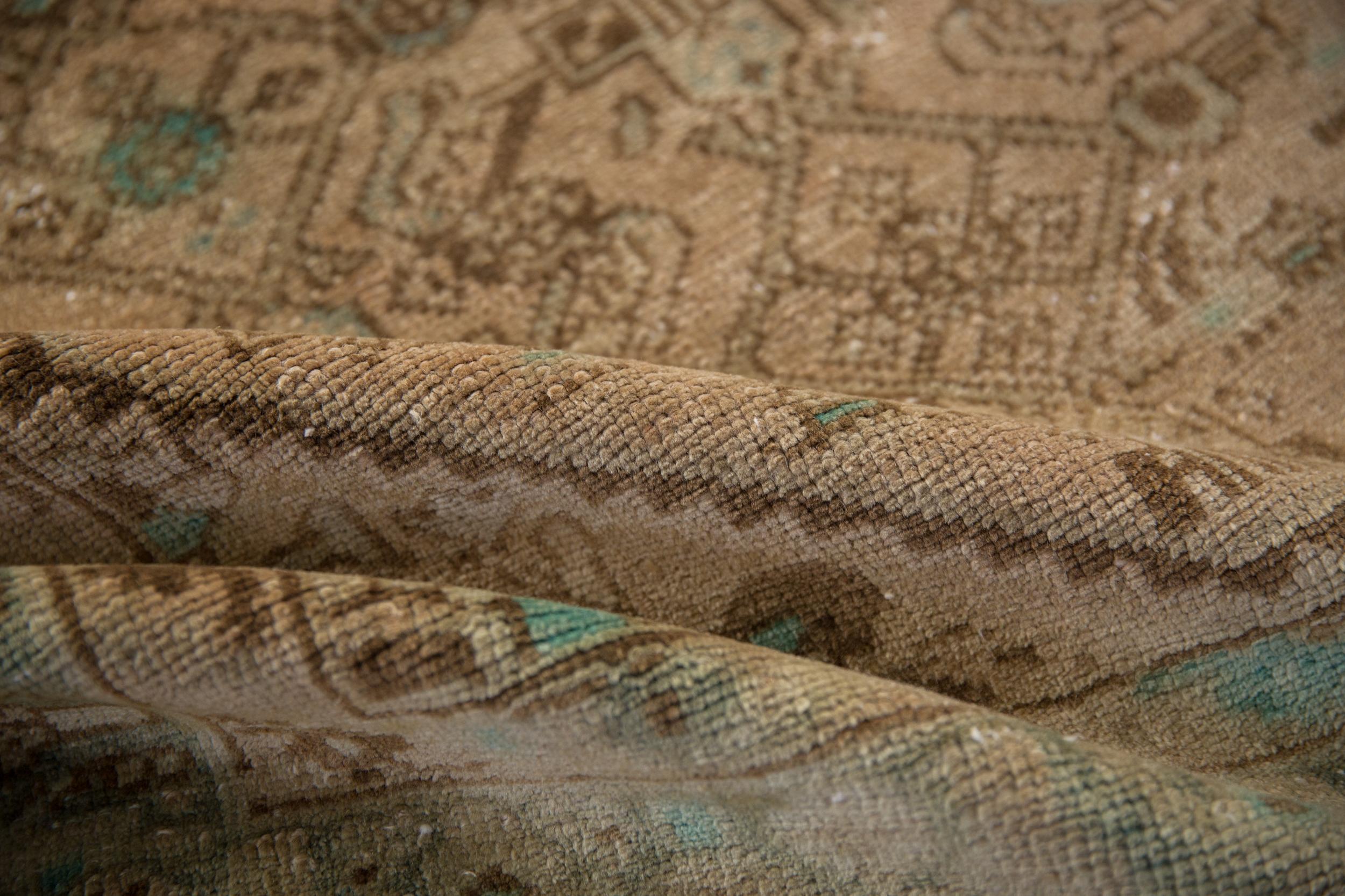 Feiner Distressed-Hamadan-Teppich im Vintage-Stil im Angebot 1