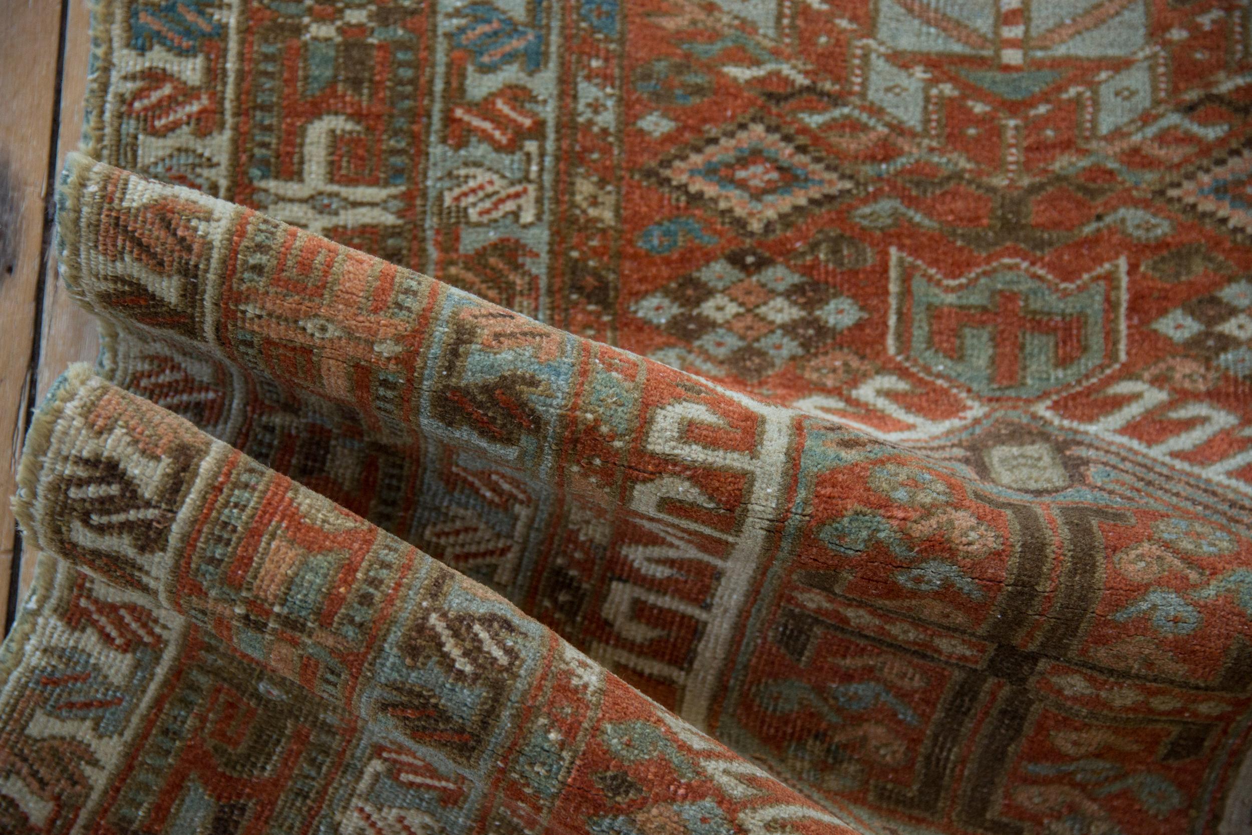 Vintage Fine Distressed Karaja Teppich Läufer (Wolle) im Angebot