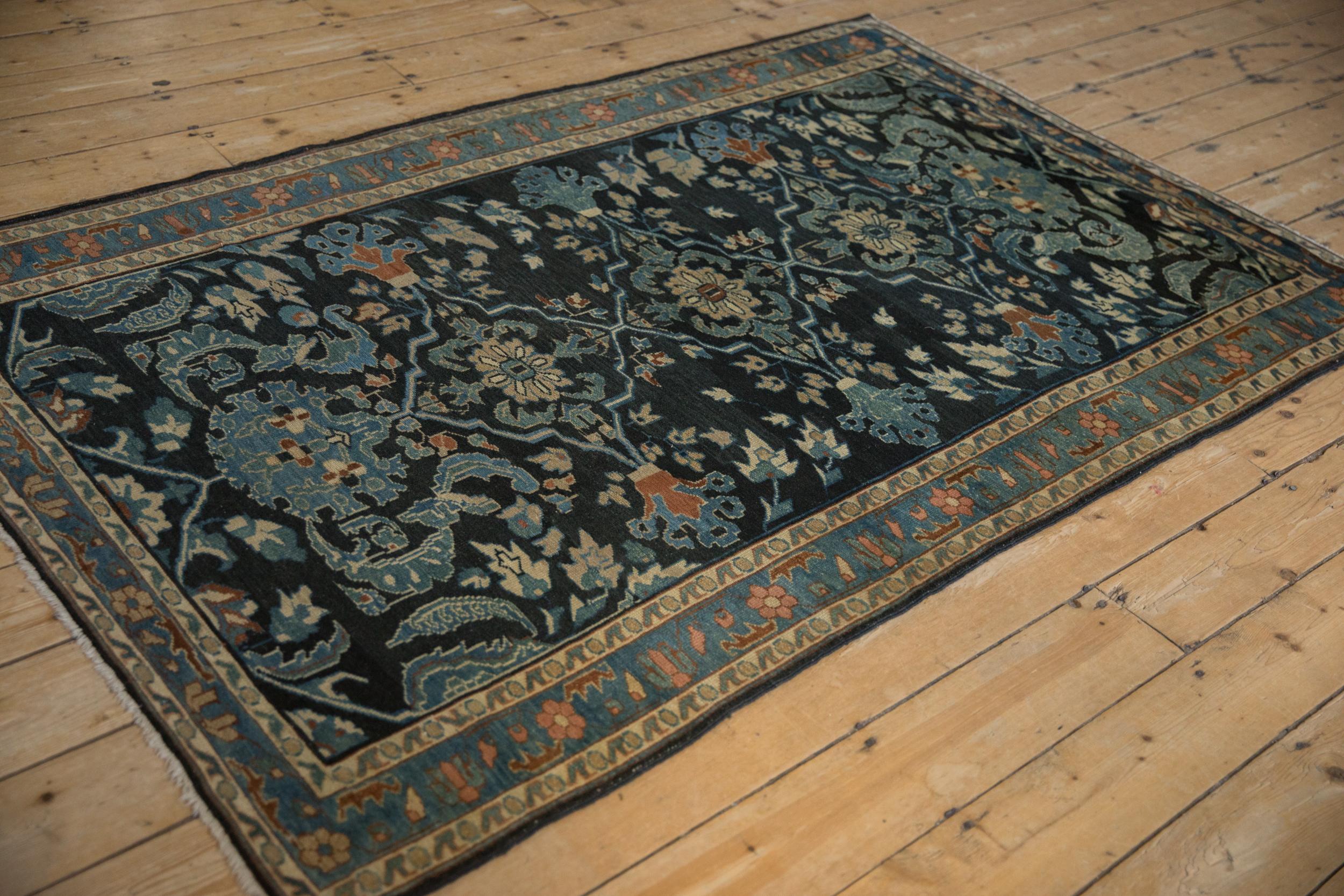 Feiner Lilihan-Teppich im Vintage-Look im Zustand „Relativ gut“ im Angebot in Katonah, NY