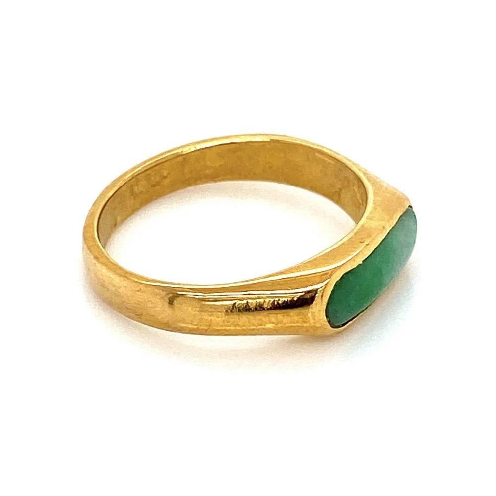 Vintage Fine Green Jade 24 Karat Gold Band Ring In Excellent Condition In Montreal, QC