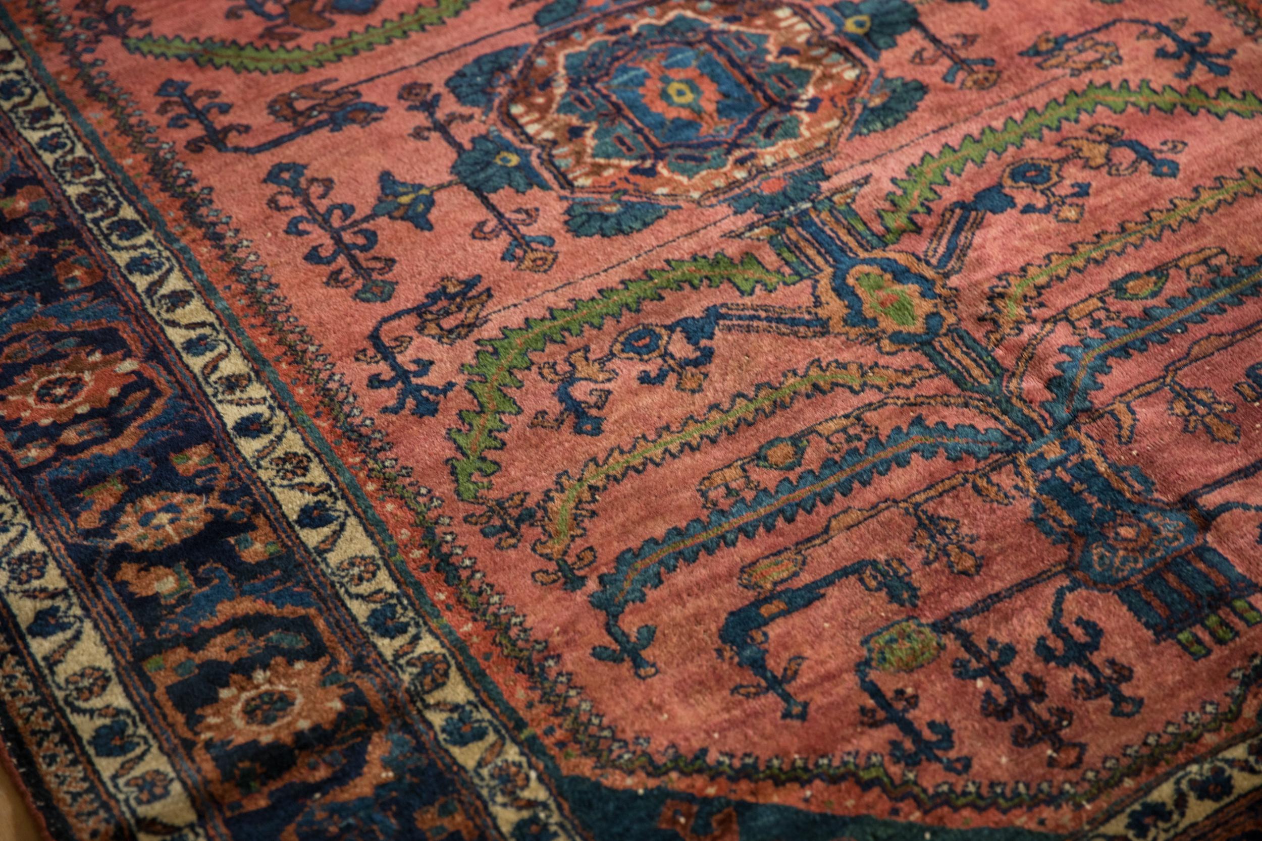 Vintage Fine Lilihan Carpet For Sale 1