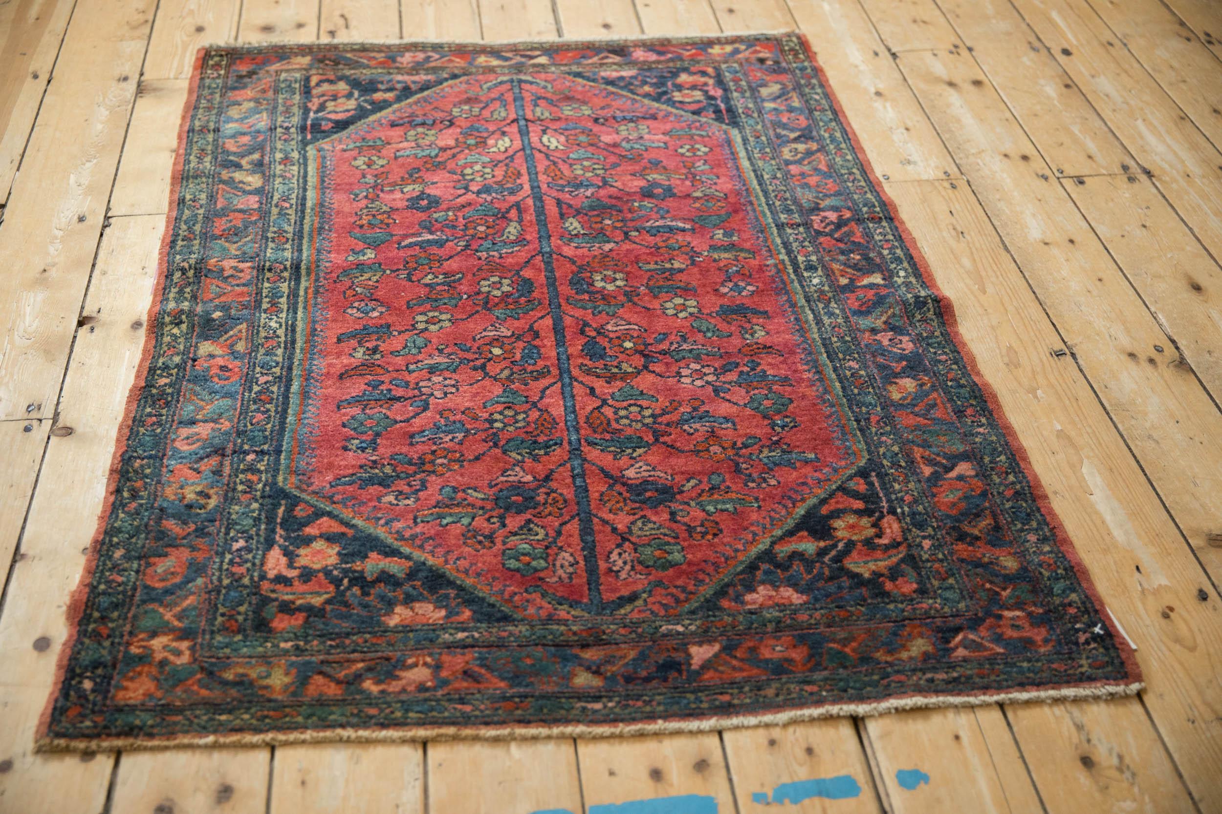 Vintage Fine Lilihan Square Rug In Good Condition For Sale In Katonah, NY