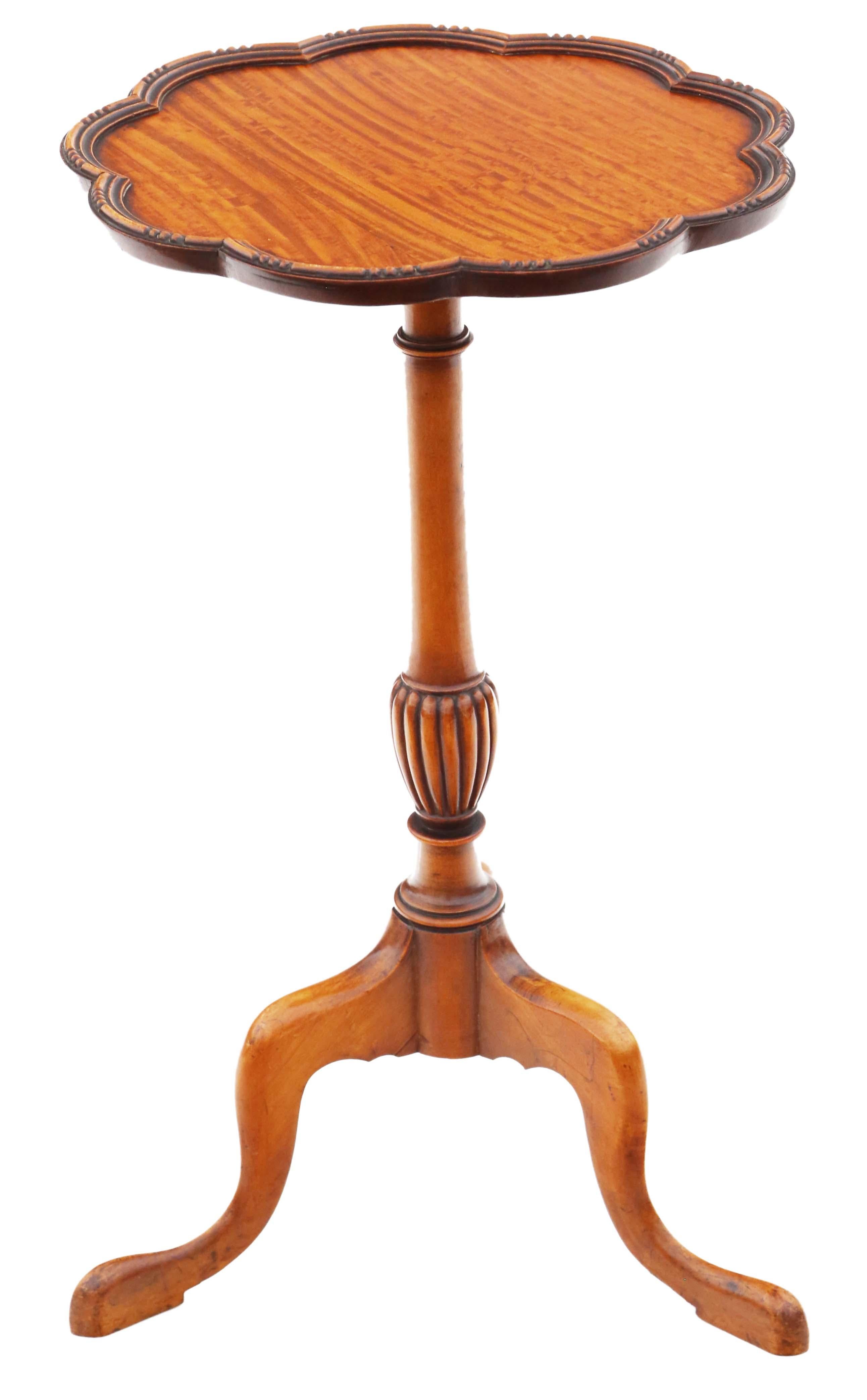 Vintage fine quality Georgian revival wine or side table C1950 satin walnut In Good Condition For Sale In Wisbech, Cambridgeshire