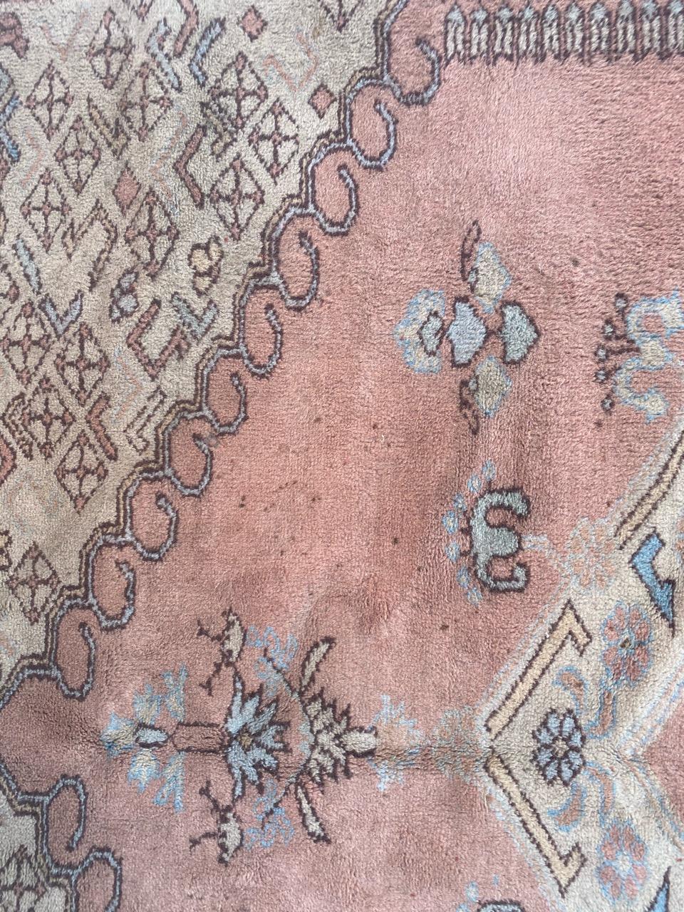 Vintage fine Turkish rug For Sale 7