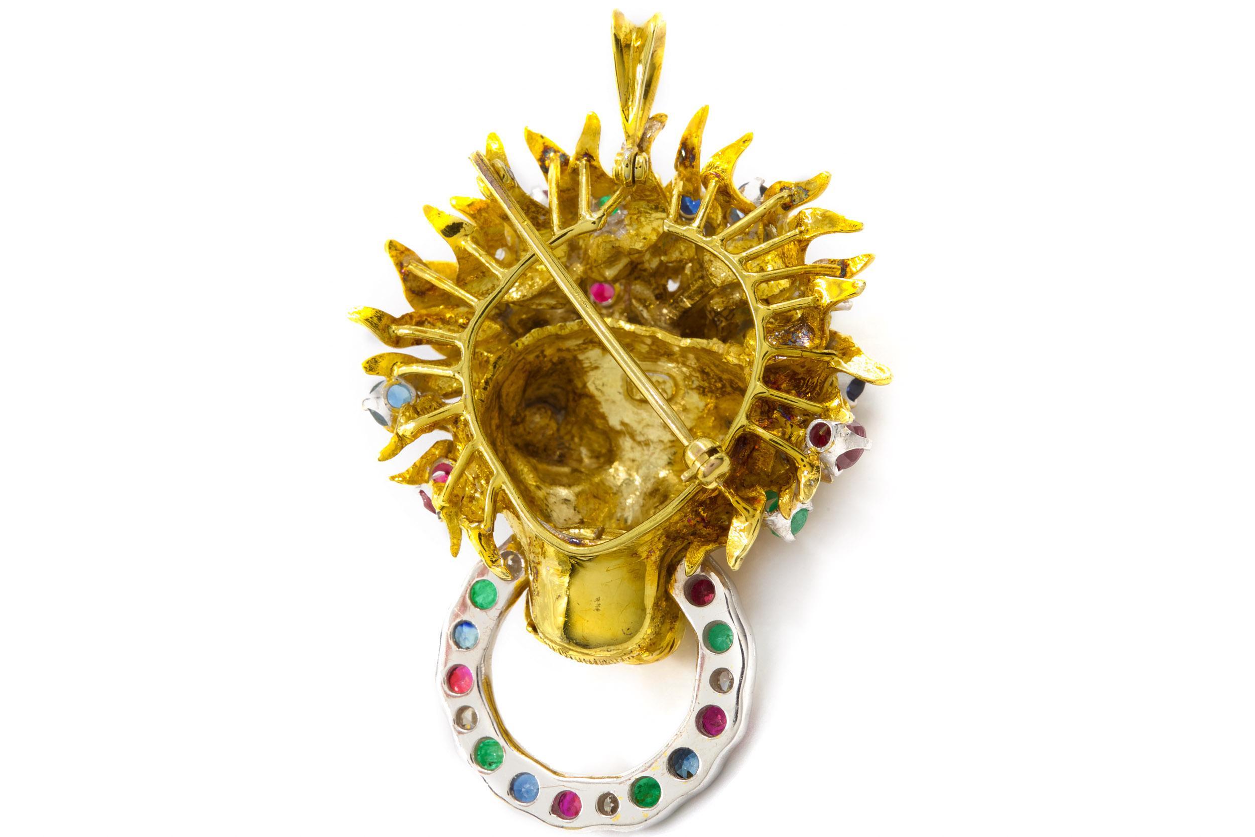 Vintage Finely Sculpted 18K Gold Gemset Lion Brooch 'Converts to Pendant' For Sale 2