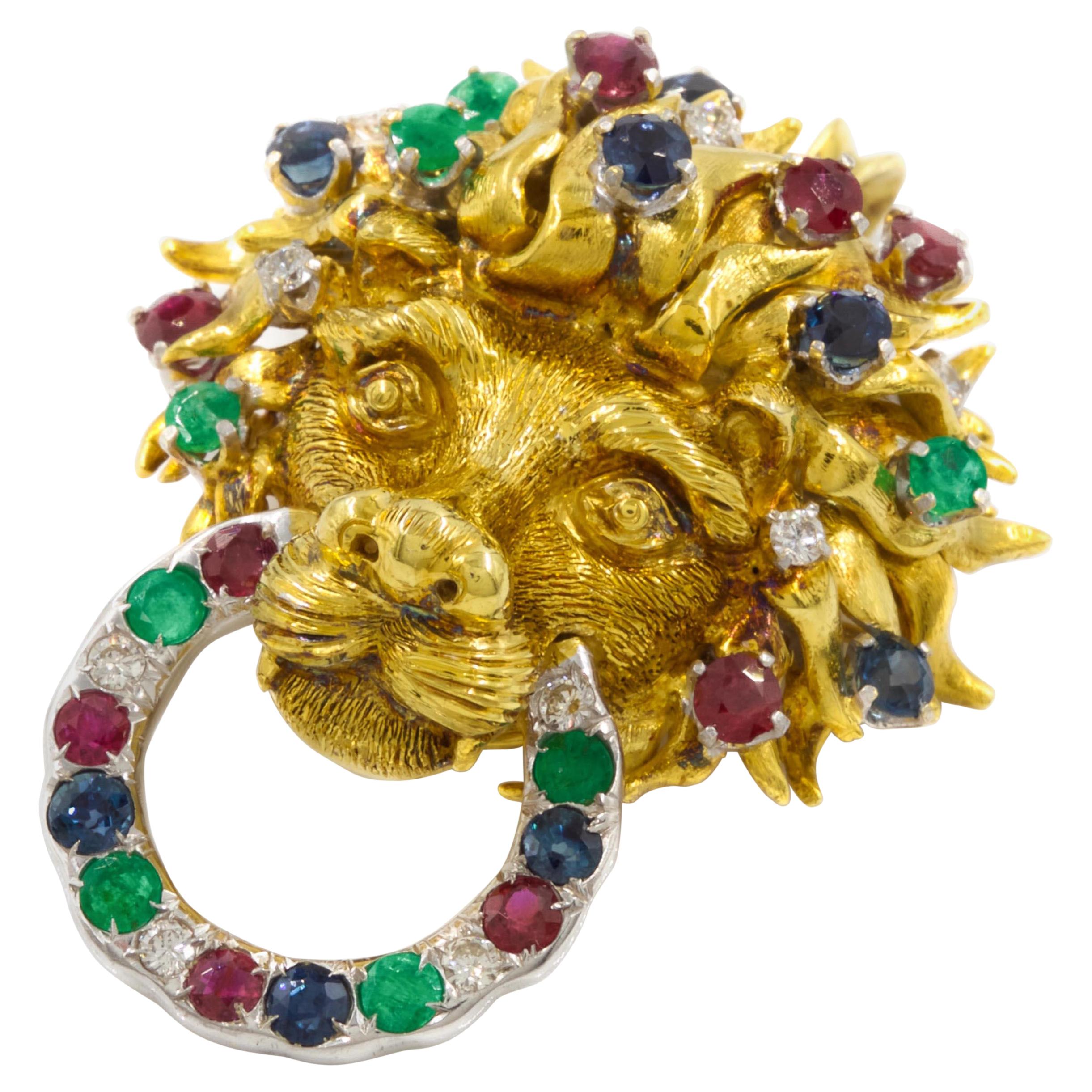Vintage Finely Sculpted 18K Gold Gemset Lion Brooch 'Converts to Pendant' For Sale