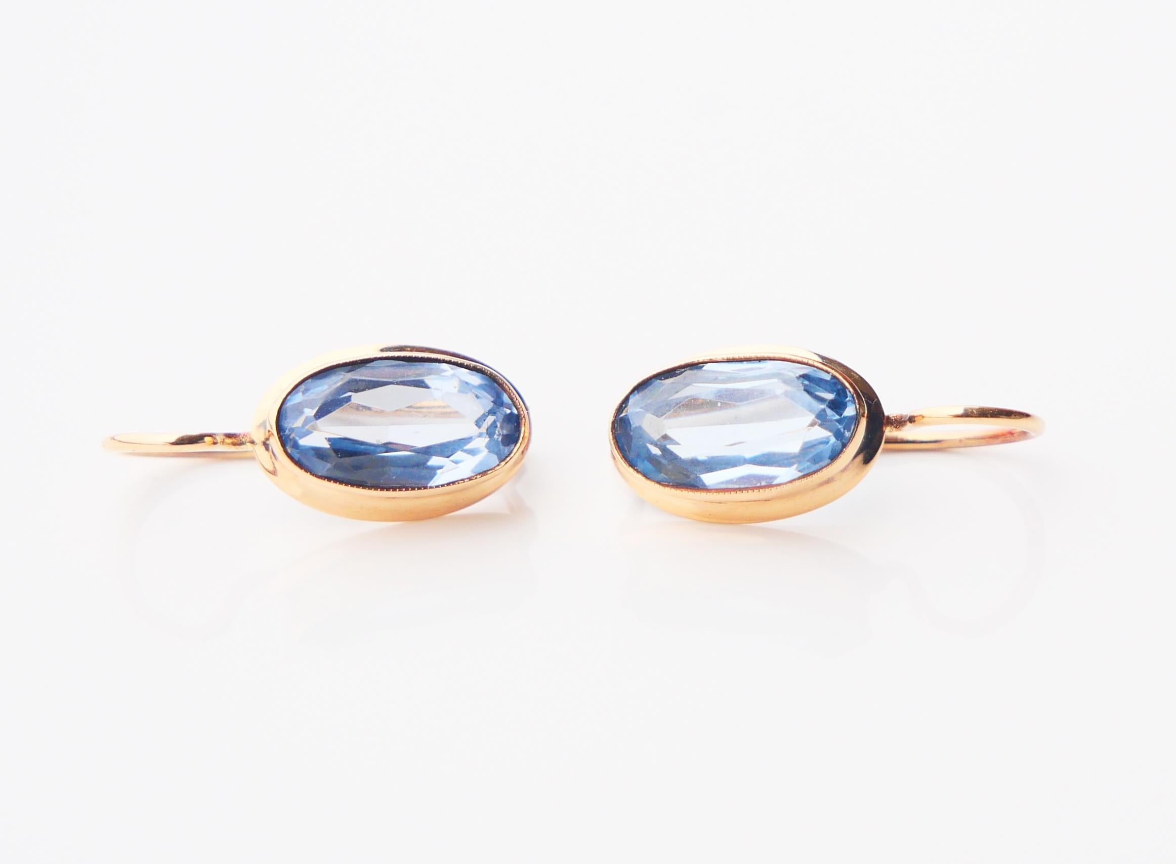 Rétro Boucles d'oreilles vintage finition spinelles bleues en or jaune 14 carats massif (2,22 g) en vente