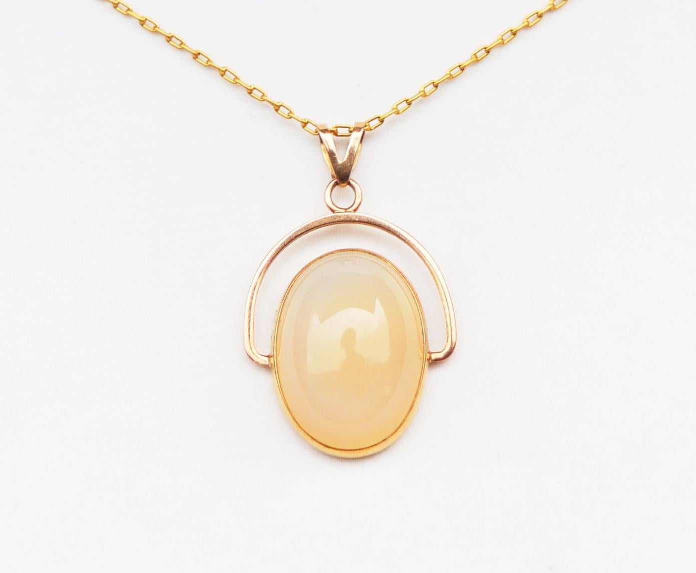 Art Deco Vintage Finish Pendant Moonstone solid 14K Gold / 3.3gr. For Sale