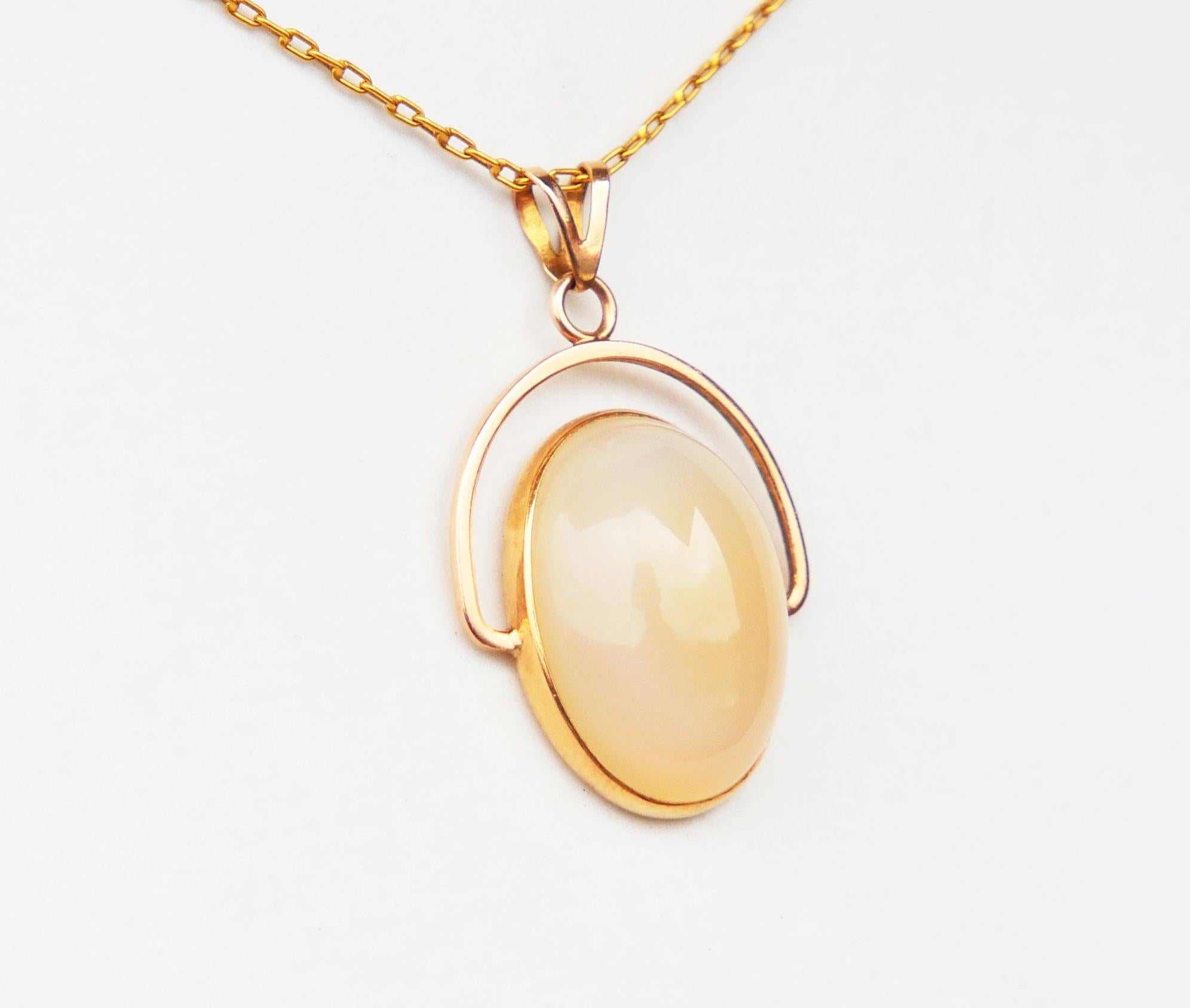 Cabochon Vintage Finish Pendant Moonstone solid 14K Gold / 3.3gr. For Sale