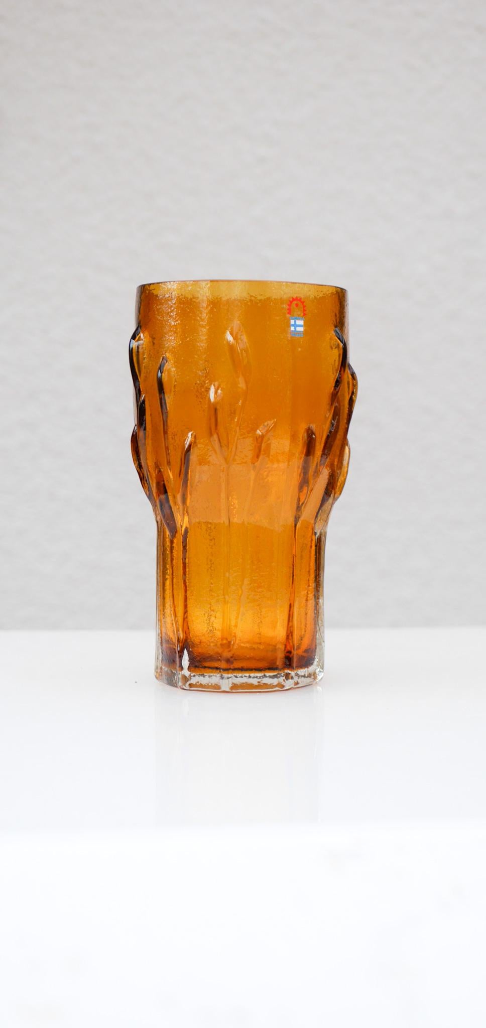 Fine XX secolo Vaso in vetro artistico finlandese d'epoca di Kaj Blomqvist per Humppila, Finlandia in vendita