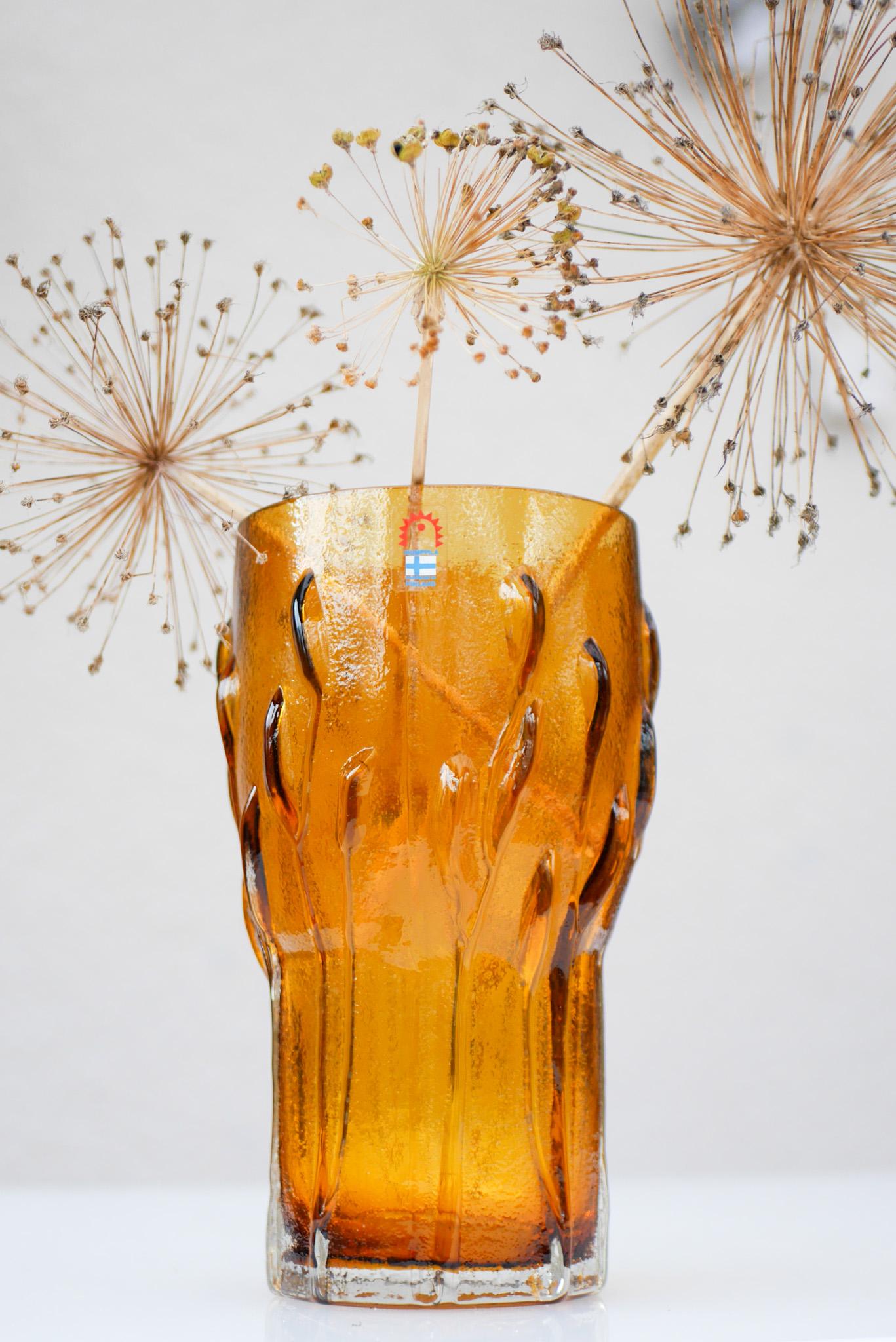 Vetro Vaso in vetro artistico finlandese d'epoca di Kaj Blomqvist per Humppila, Finlandia in vendita