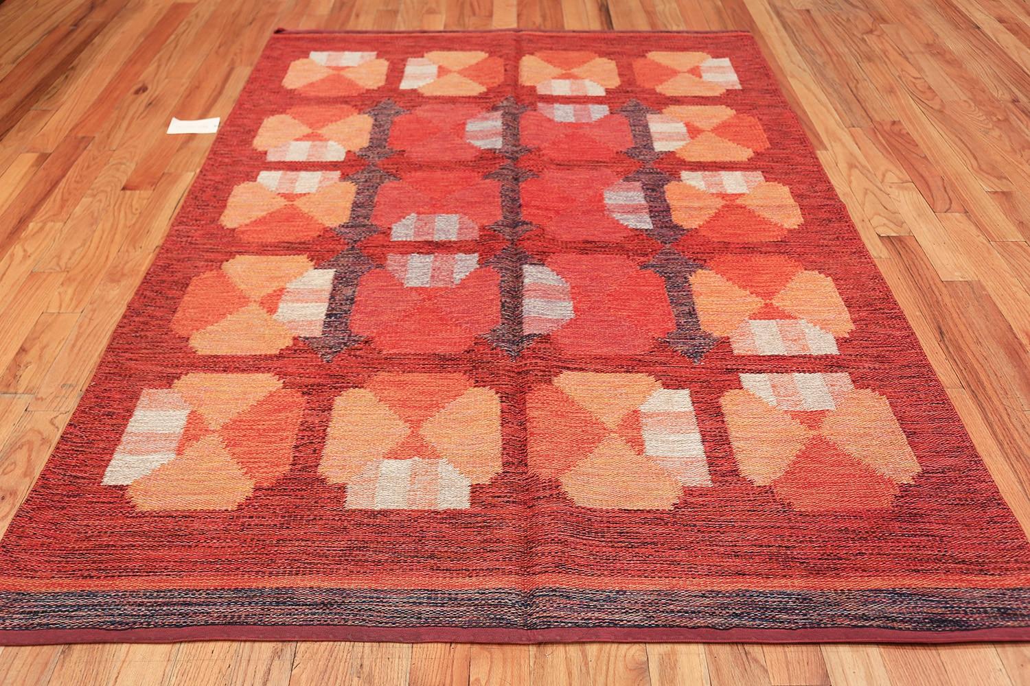 Vintage Finnish Carpet by Alestalon Mattokutomo. Size: 5 ft 4 in x 7 ft 9 in 1