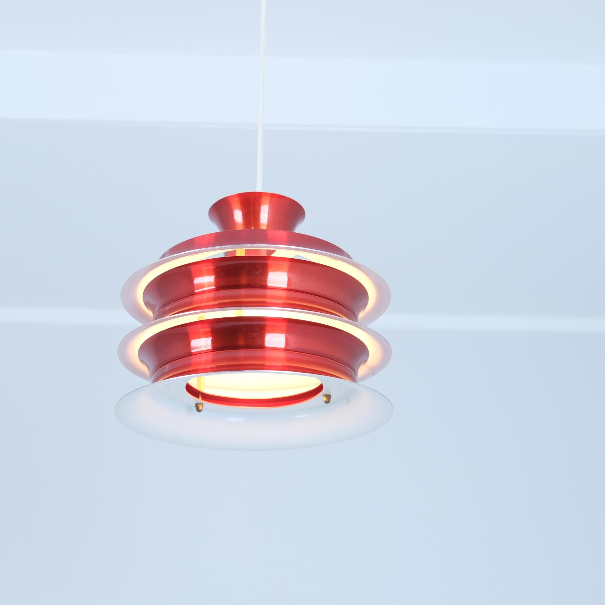 Vintage Finnish Design Layered Ceiling Lamp, Glossy Red, Attr. Kai Ruokonen 1960 In Good Condition For Sale In Helsinki, FI