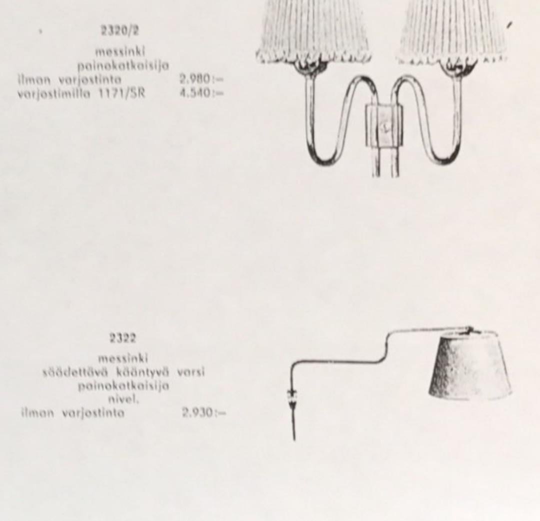 Lampada da parete a braccio rotante di design finlandese vintage in ottone e lino, Valinte 1950s in vendita 3