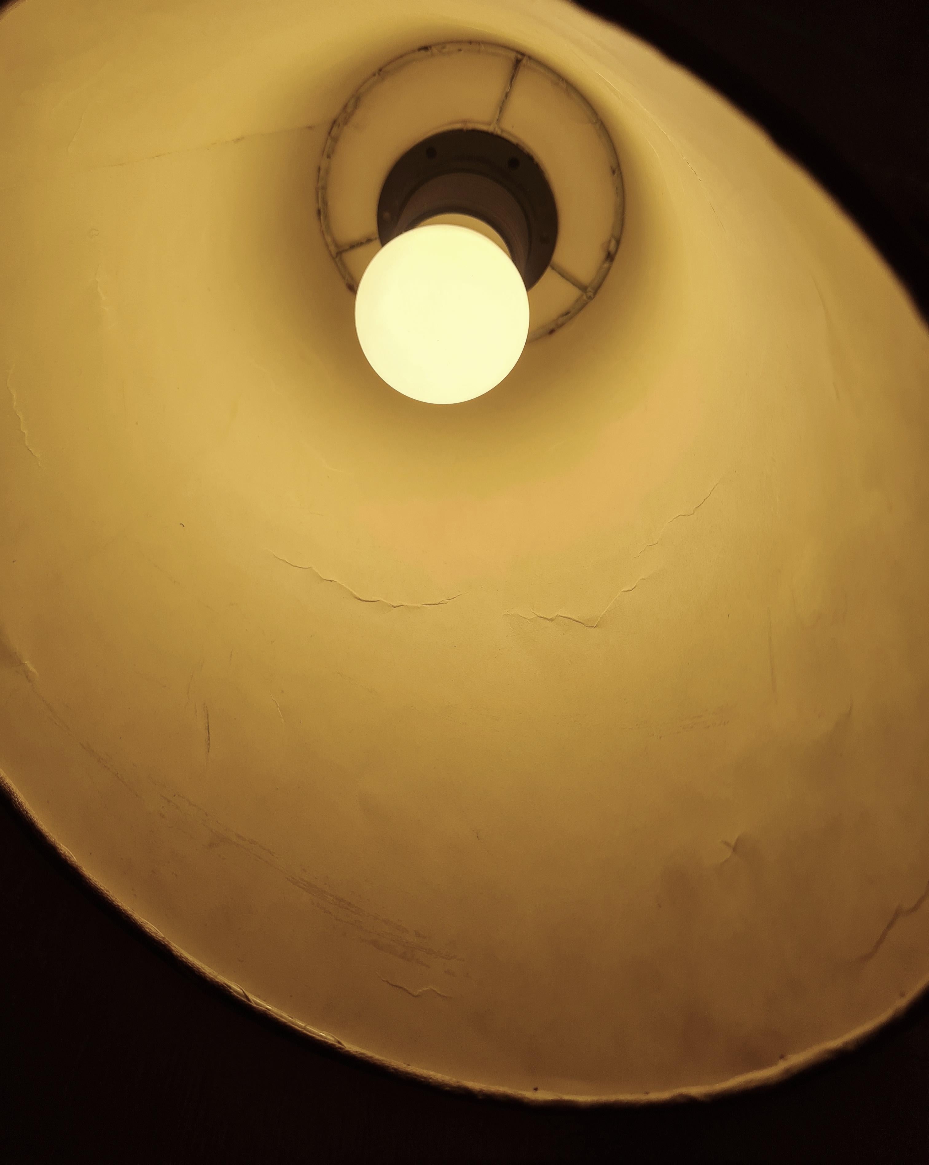 Lampada da parete a braccio rotante di design finlandese vintage in ottone e lino, Valinte 1950s in vendita 2