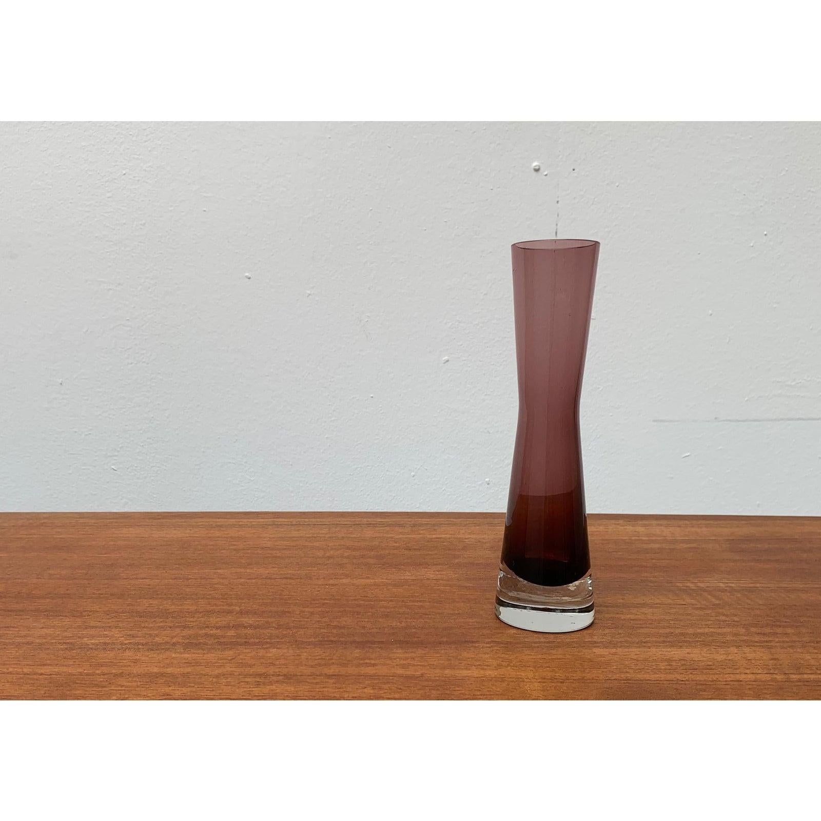 Vaso di vetro finlandese d'epoca di Riihimäki, Finlandia In condizioni ottime in vendita a Hamburg, DE