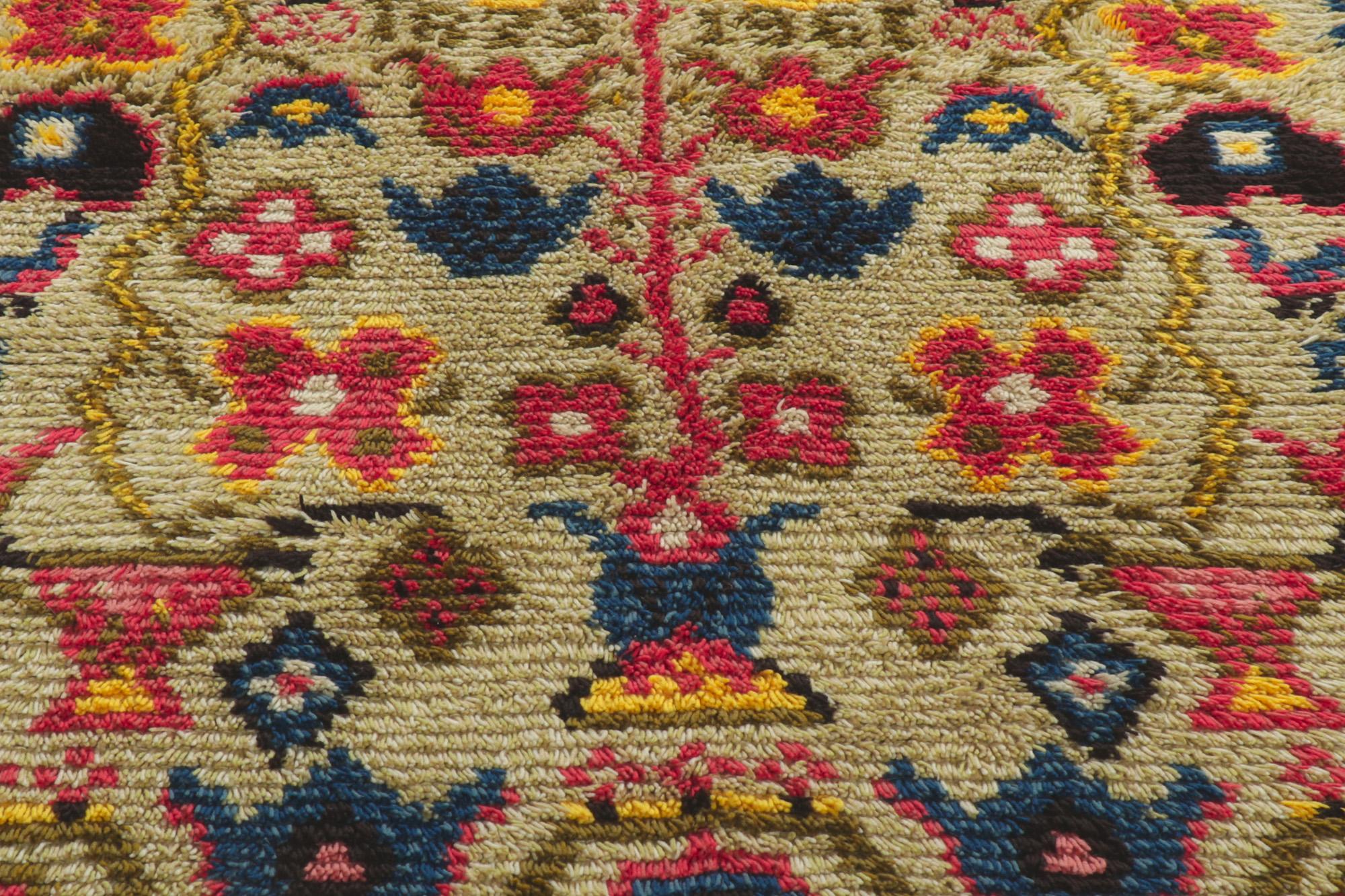 Vintage Finnish Porin Tienoot Ryijy Rug In Good Condition For Sale In Dallas, TX