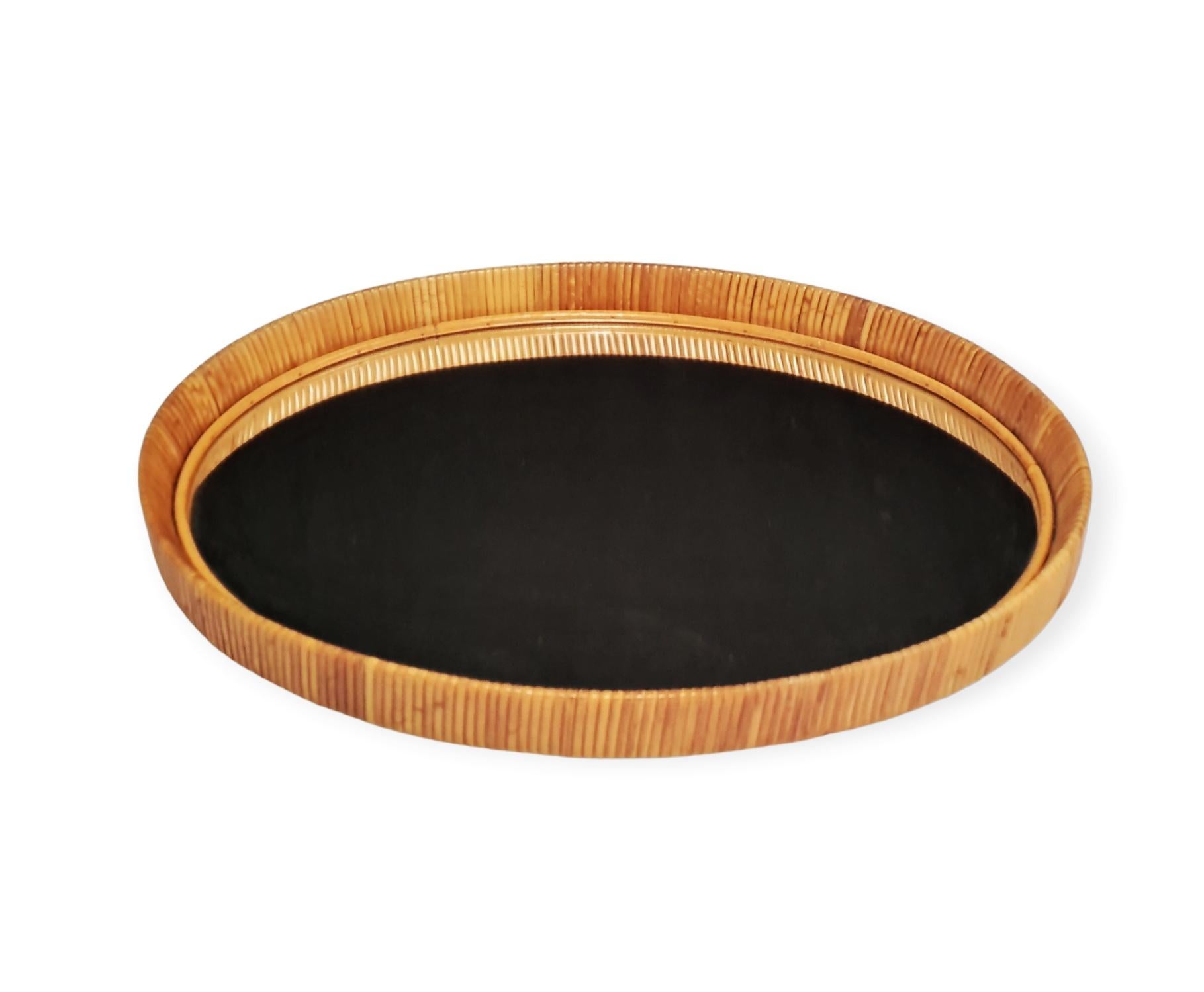 Vintage Finnish Rattan Oval Mirror In Good Condition For Sale In Helsinki, FI
