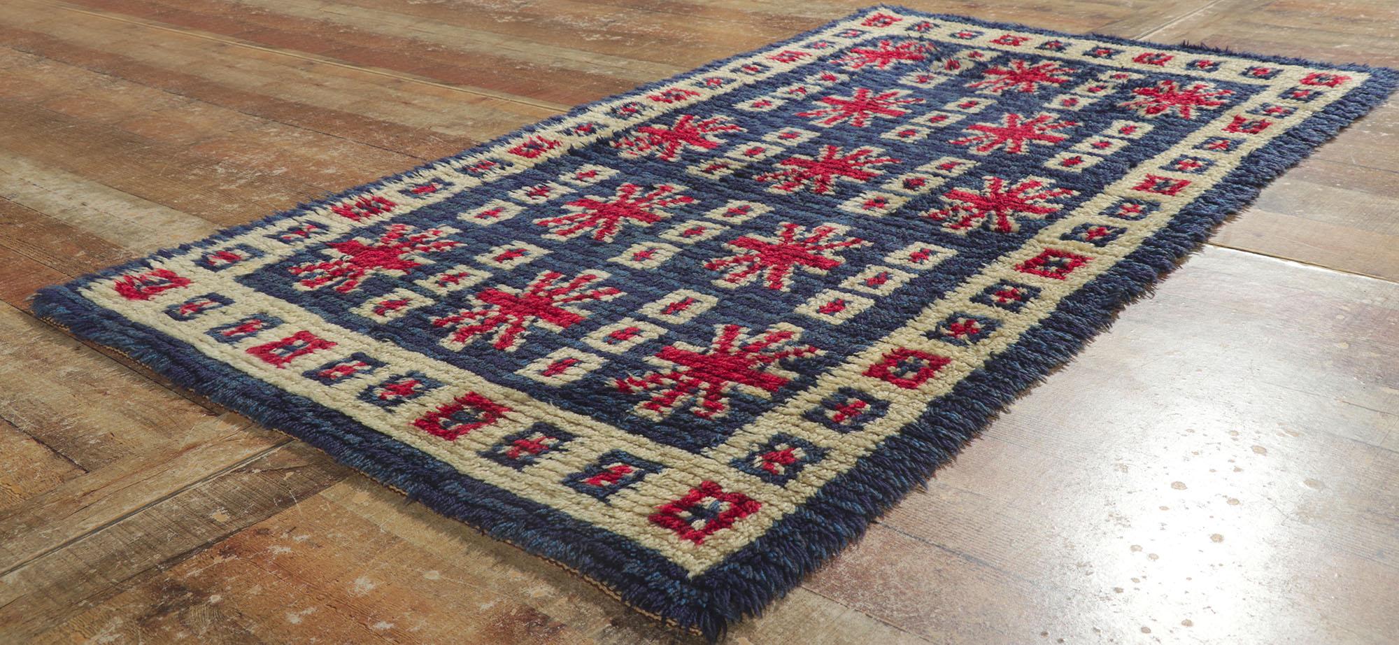 Scandinavian Modern Vintage Finnish Rya Ryijy Rug with Union Jack Motifs and Cool Britannia Style For Sale