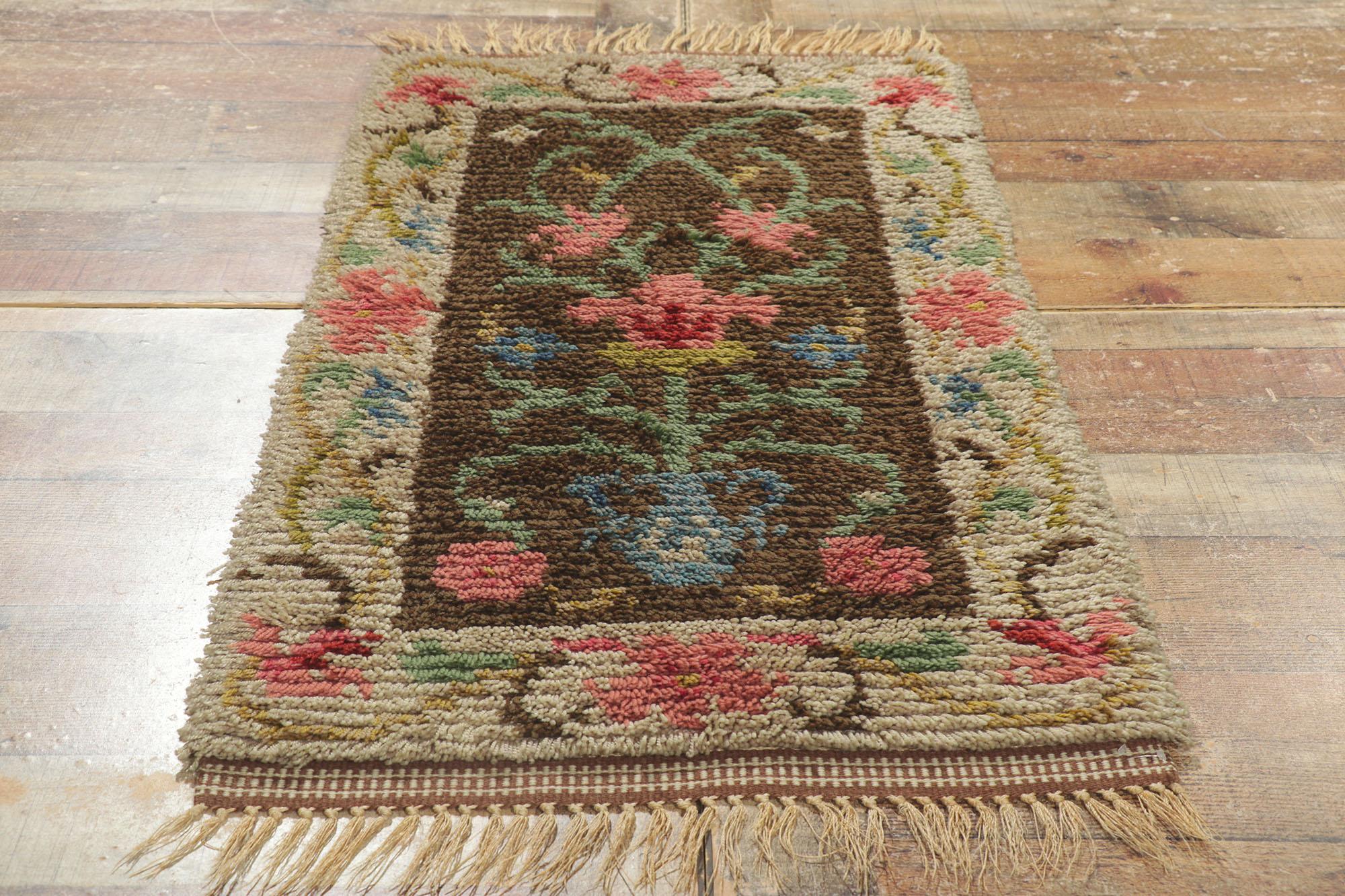 Vintage Finnish Ryijy Rya Rug with Scandinavian Modern Folk Art Style  In Good Condition For Sale In Dallas, TX