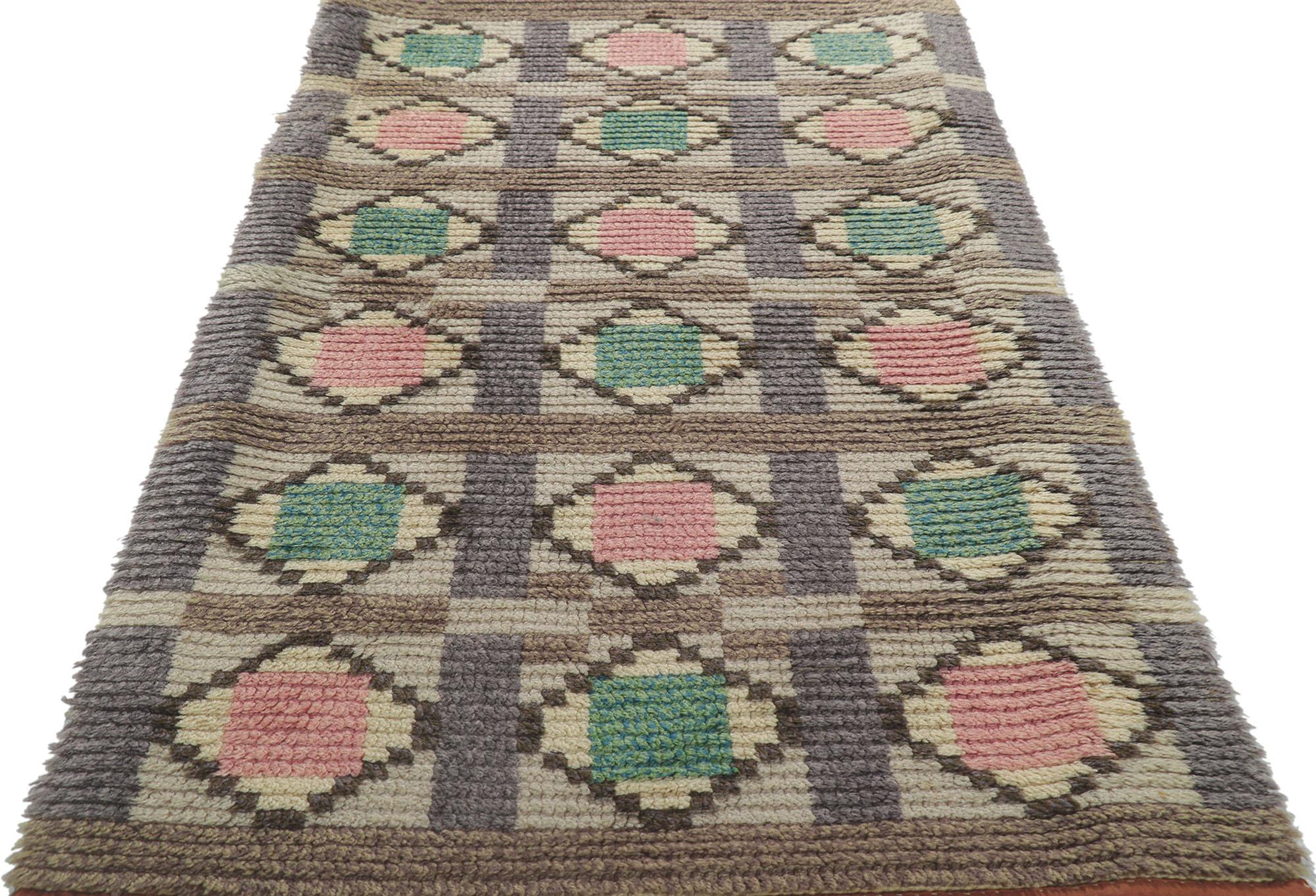 Vintage Finnish Ryijy Rya Rug with Scandinavian Modern Style In Good Condition For Sale In Dallas, TX