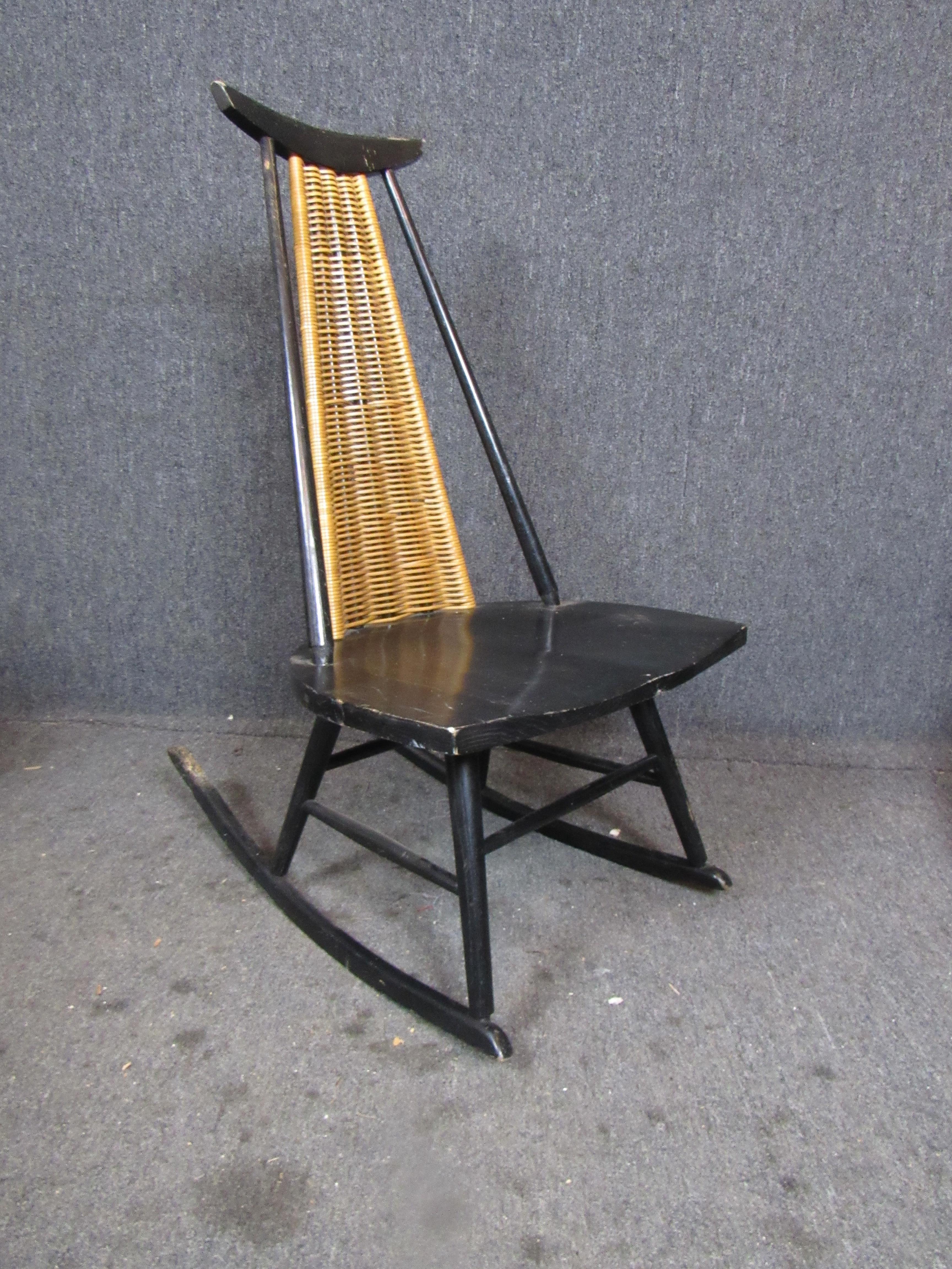 Mid-Century Modern Vintage Wicker Rocker by Arthur Umanoff for Shaver Howard For Sale