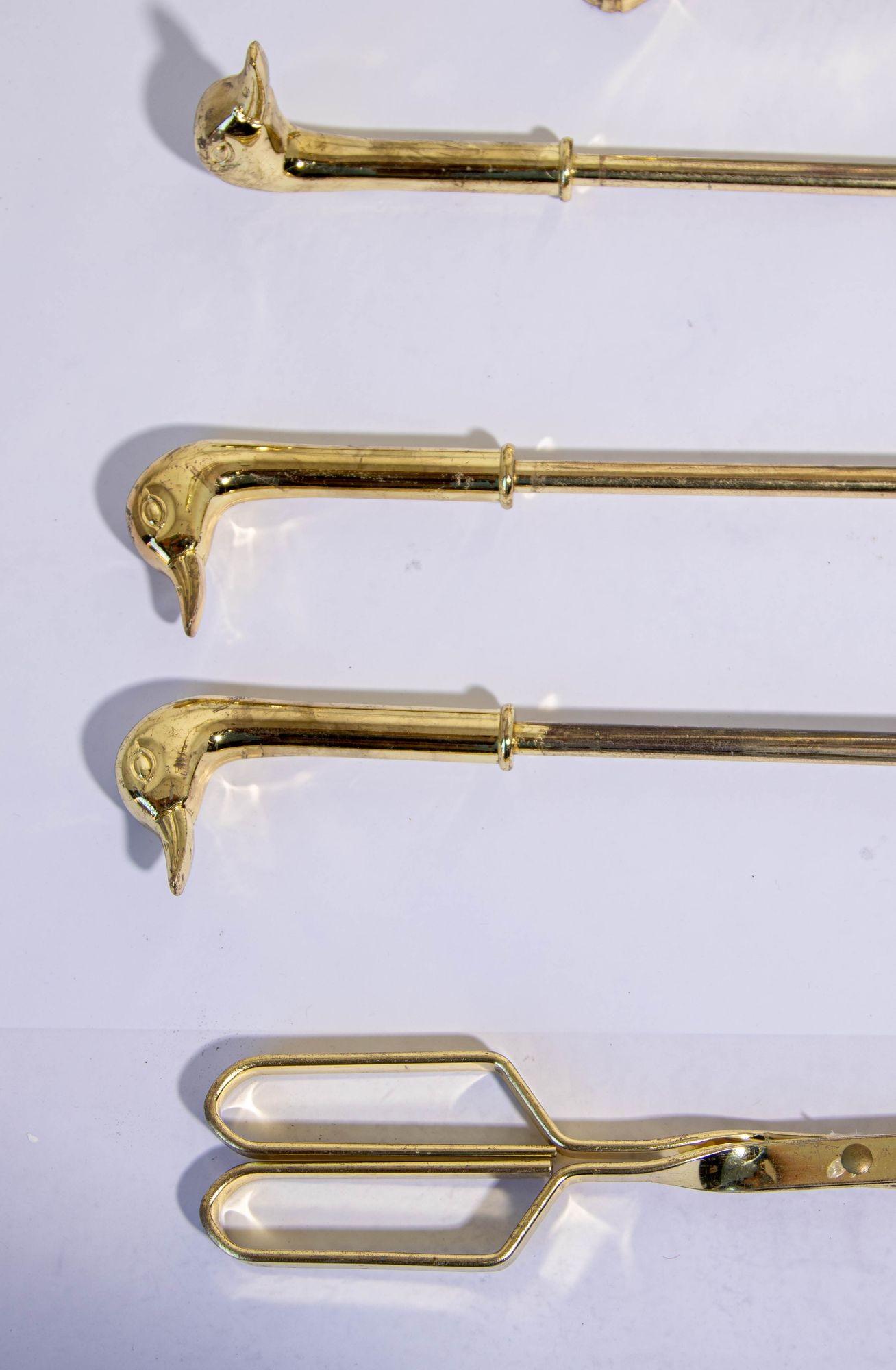 Vintage Fireplace Tools in Brass Metal Plated with Duck Heads For Sale 7