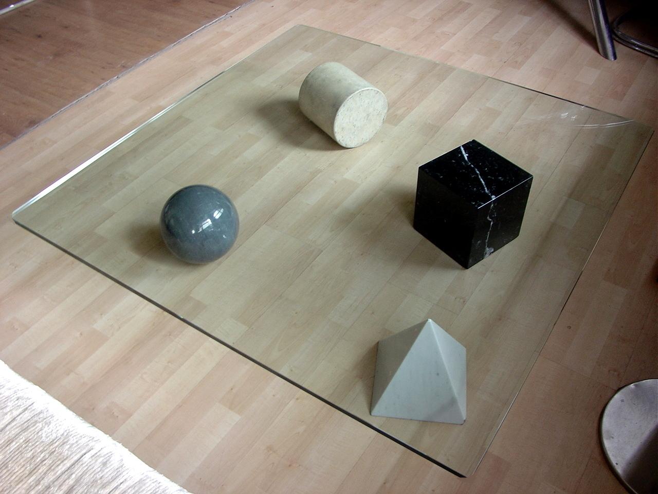 Metafora by Martinelli Italy design Massimo Vignelli année 70 

Cette grande table basse est vraiment la première édition originale pour la mesure du verre carré 48 x 48
