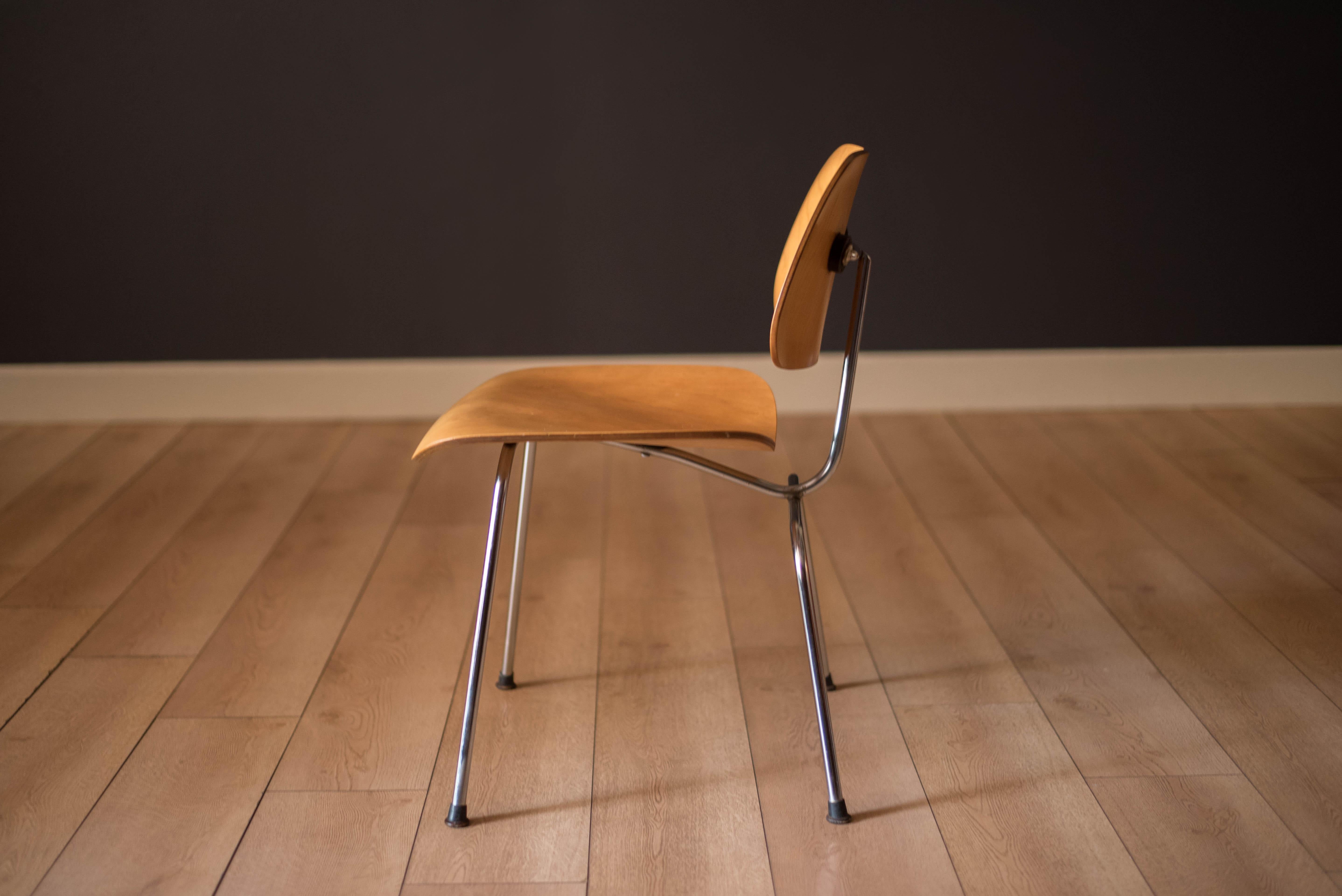 Vintage First Generation Eames DCM Molded Plywood Metal Chair for Herman Miller  In Good Condition In San Jose, CA
