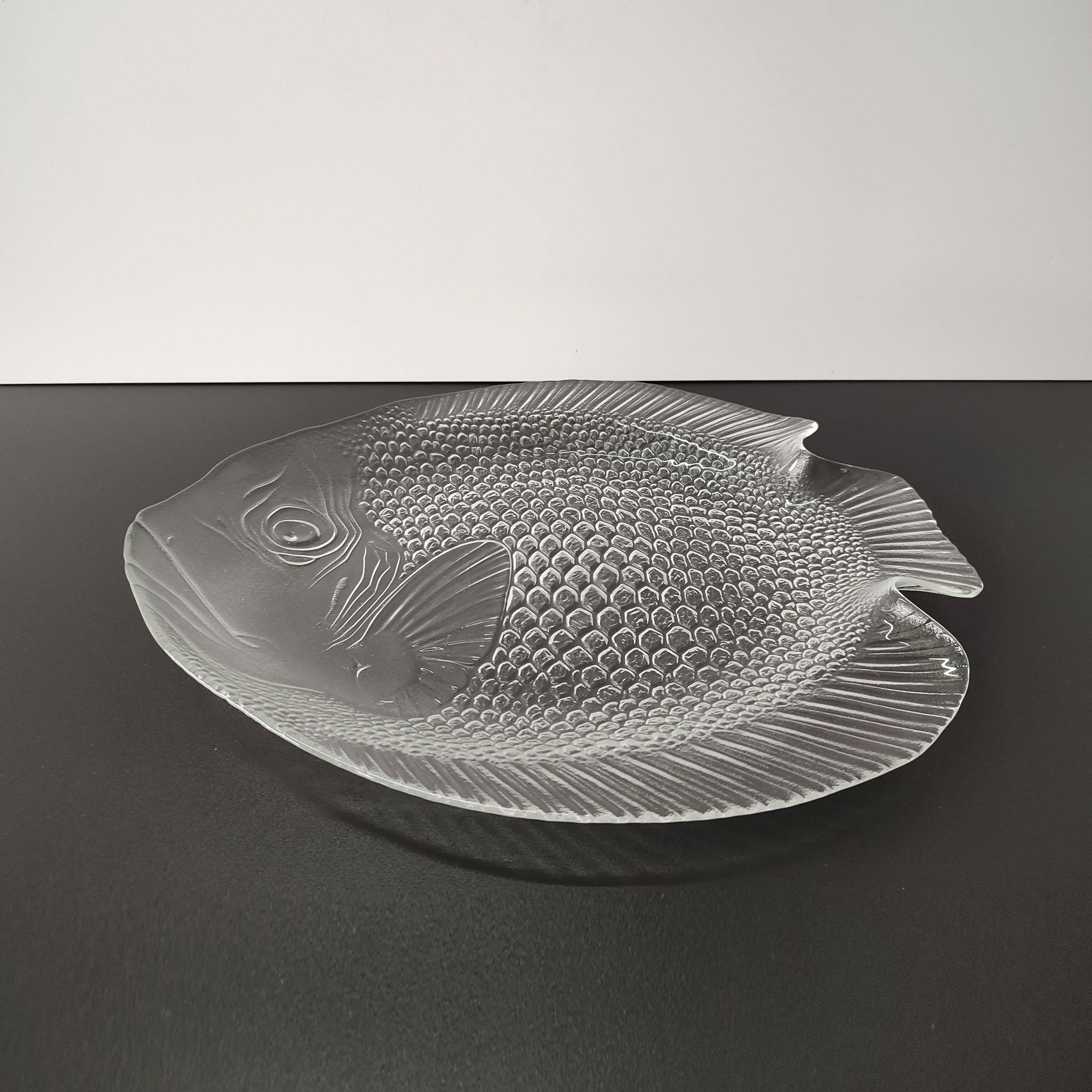 French Vintage Fish Glass Platter and 4 Plates, Set of 5, Arcoroc, France, 1970s For Sale