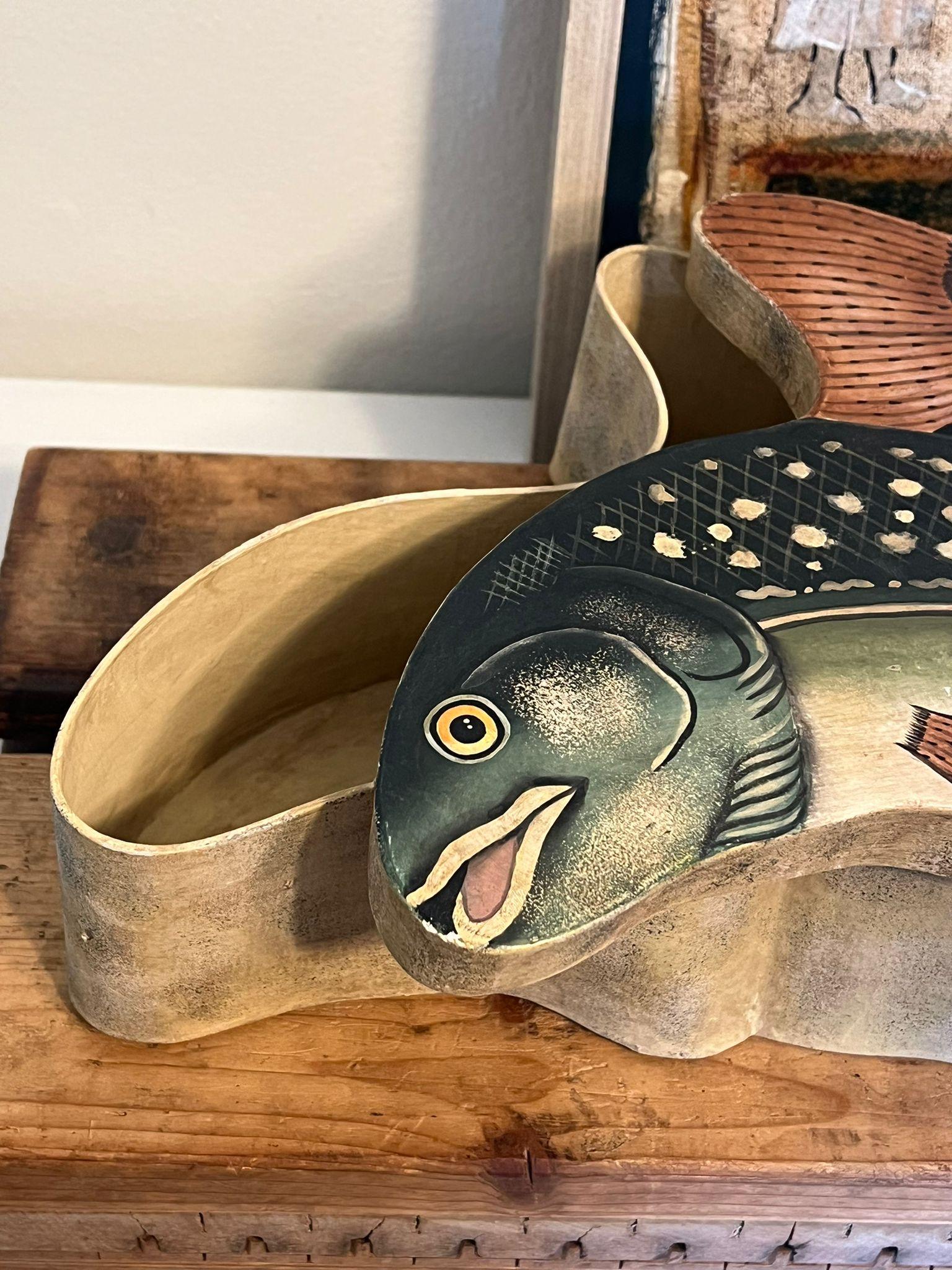 Caja de almacenaje vintage con forma de pez en Bueno estado para la venta en Seattle, WA