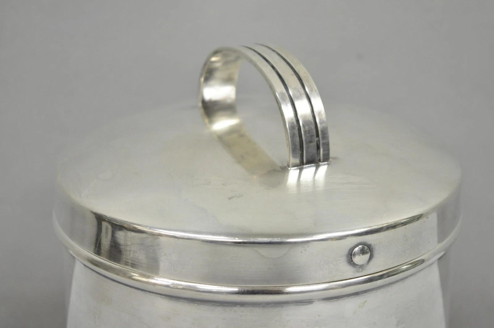 20ième siècle Vintage Fisher Mid Century Modern Art Deco Silver Plated Lidded Ice Bucket (Seau à glace à couvercle) en vente