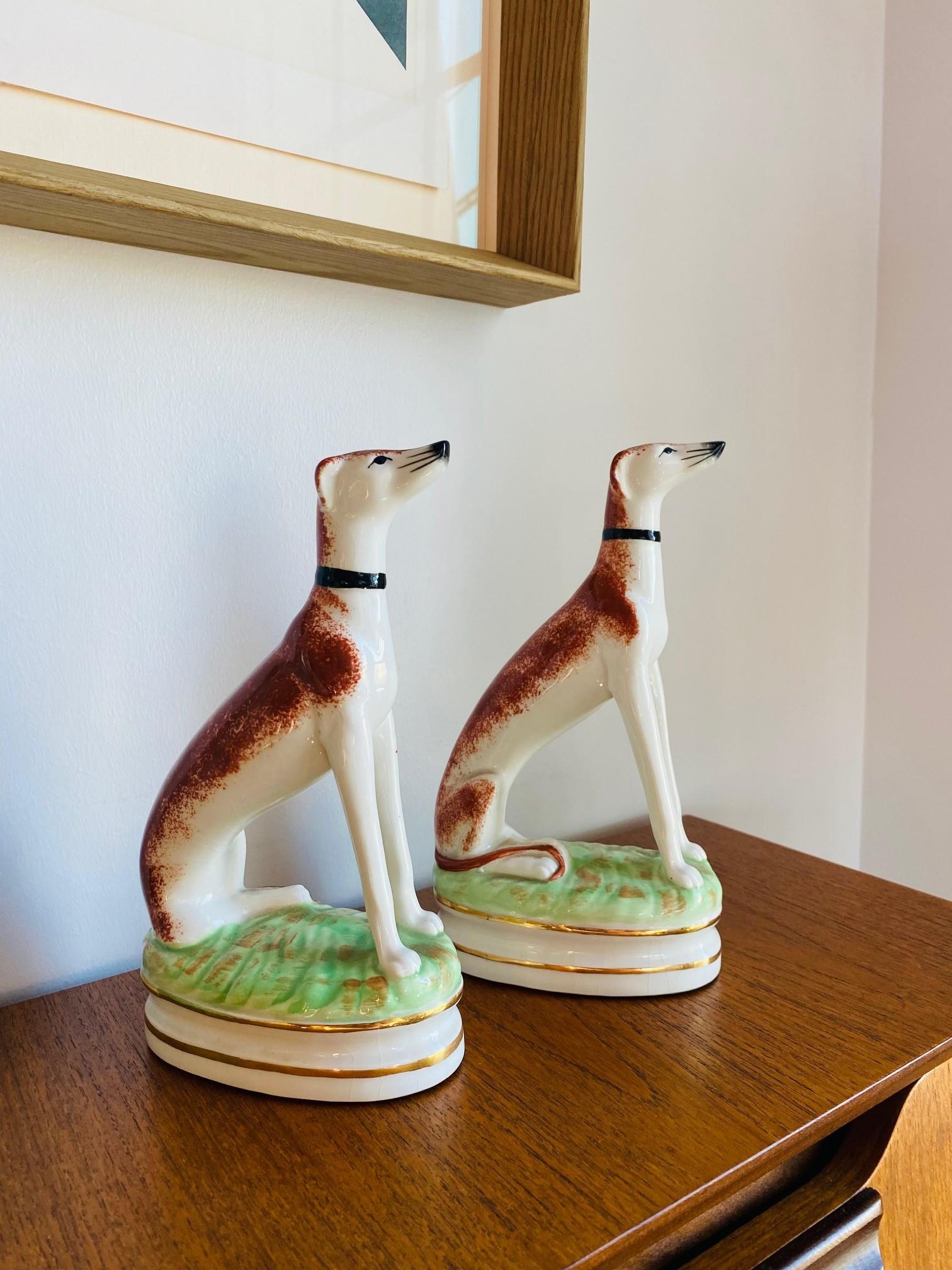 Vintage Fitz and Floyd Ceramic Staffordshire Hunting Dog Bookends For Sale 4
