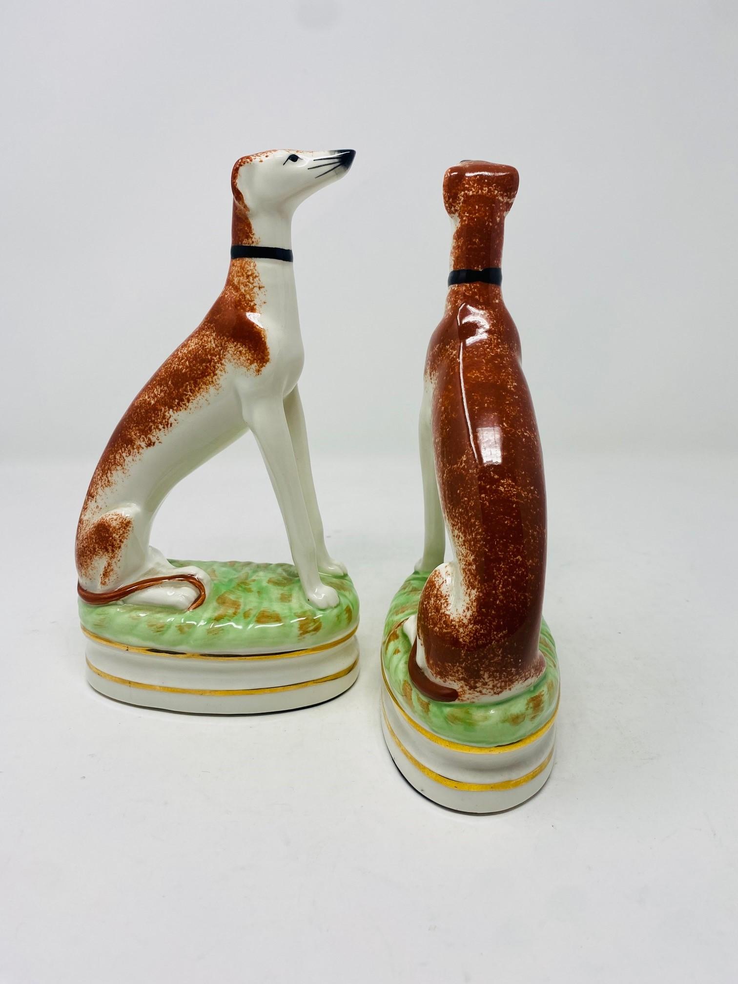 Hand-Crafted Vintage Fitz and Floyd Ceramic Staffordshire Hunting Dog Bookends For Sale